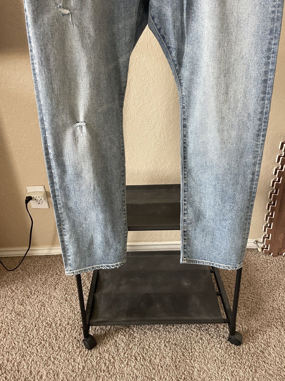 Todd Snyder Slim Fit stretch Destroyed denim jeans nwt 208.00 Size US 42 / EU 58 - 3 Thumbnail
