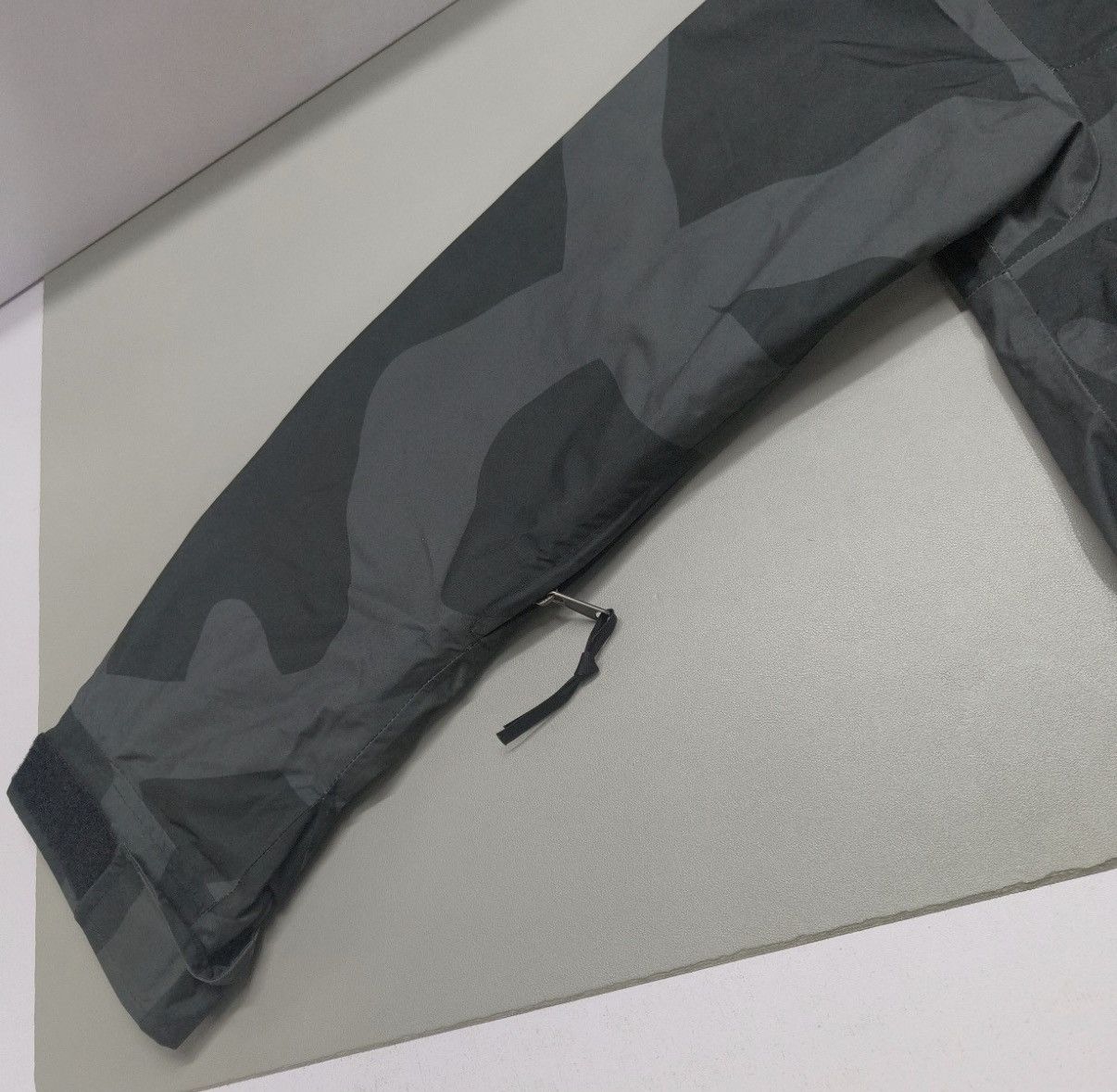 Supreme × The North Face The North Face x KAWS Retro 1986 Mountain Jacket Size US M / EU 48-50 / 2 - 10 Thumbnail