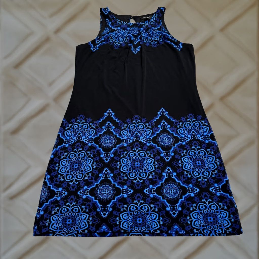 White House Black Market White House Black Market Sheath Dress Womens Medium Black Blue Medallion Print Size M / US 6-8 / IT 42-44 - 1 Thumbnail