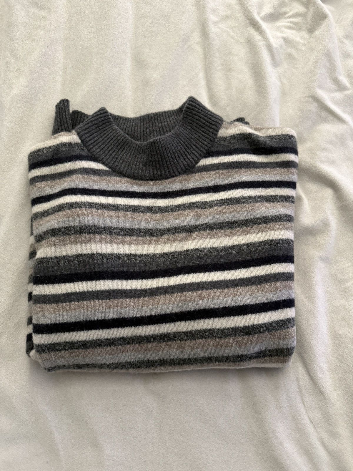 JW Anderson × Uniqlo JW Anderson Uniqlo sweatshirt Size US M / EU 48-50 / 2 - 1 Thumbnail