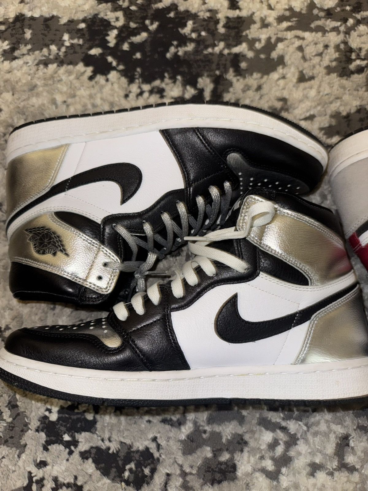 Nike Jordan 1 Metallic High Top Size US 11.5 / EU 44-45 - 1 Thumbnail