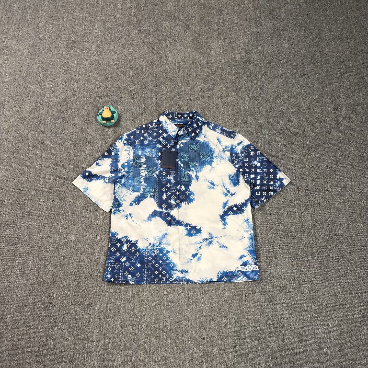 Louis Vuitton LV Blue Floral Print Short-Sleeve Shirt Size US XL / EU 56 / 4 - 1 Thumbnail