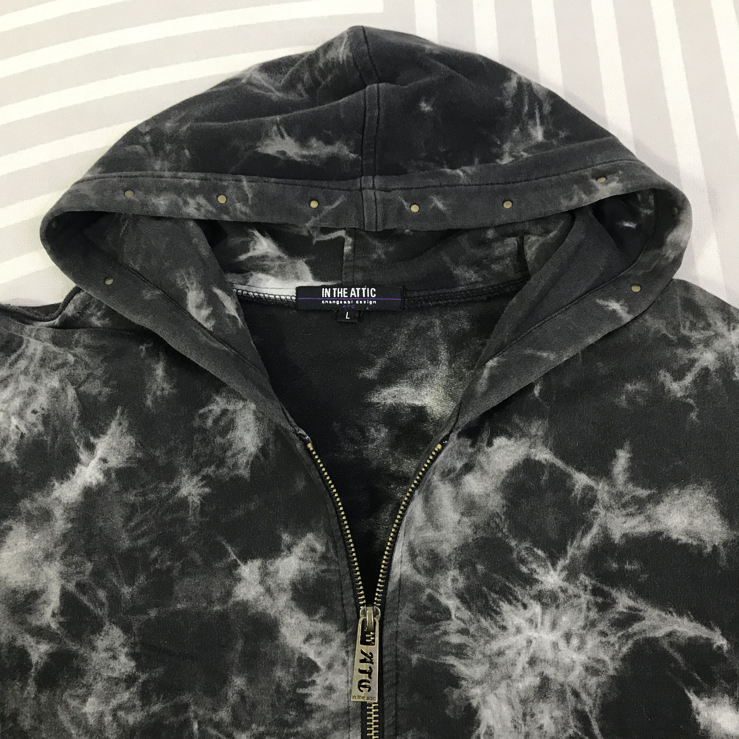 In The Attic Gothic style In The Attic Japan Hoodies K96B1 Size US L / EU 52-54 / 3 - 5 Thumbnail