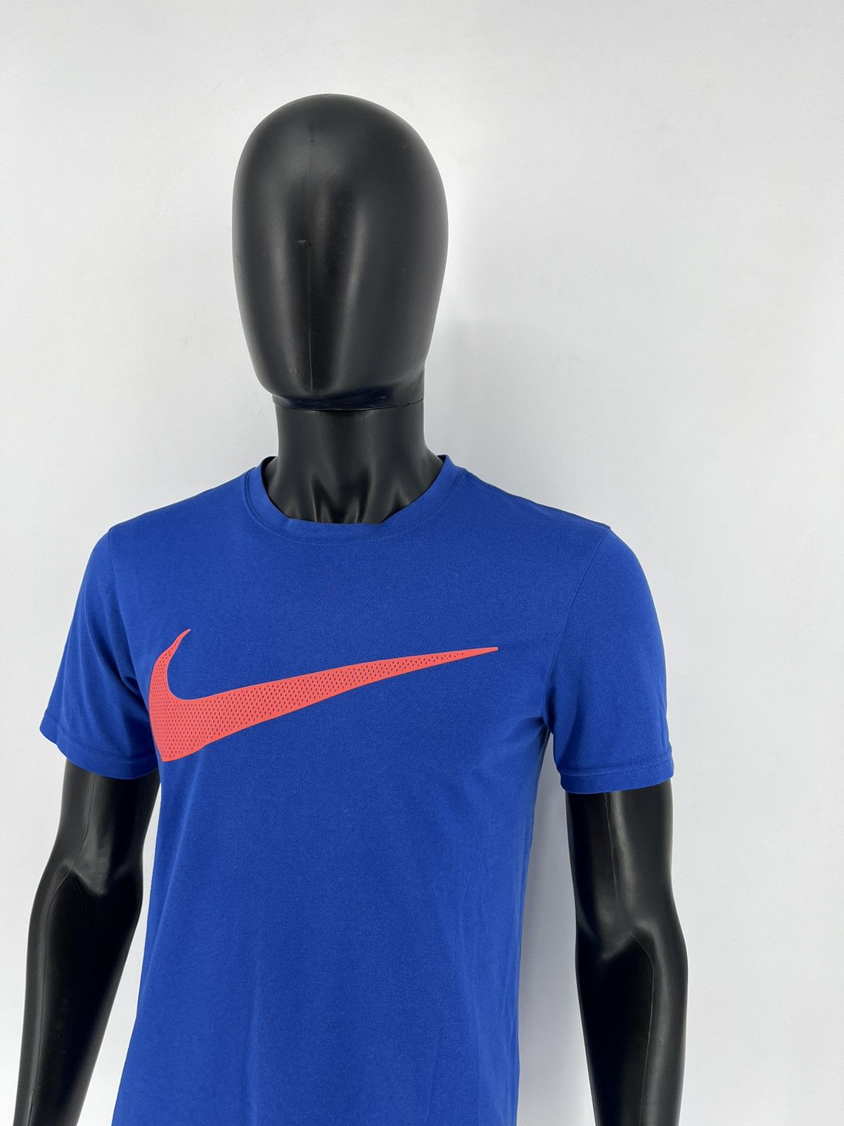 Nike Vintage 90s Nike Swoosh Logo Tee Travis Scott Style Grailed Size US S / EU 44-46 / 1 - 4 Thumbnail