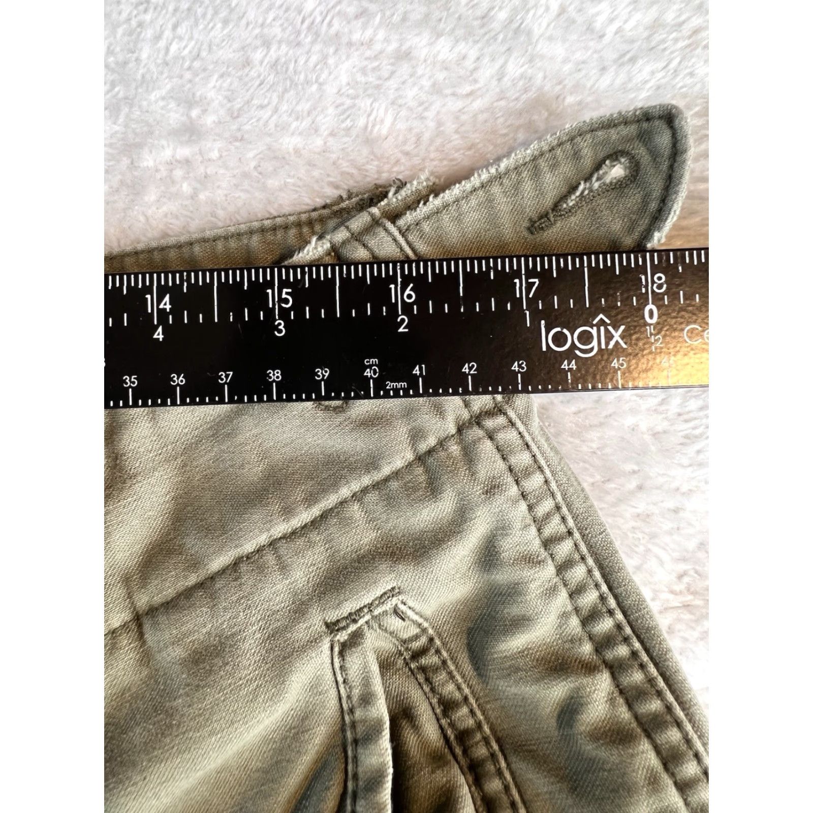 American Eagle Outfitters VINTAGE American Eagle Outfitters Cargo Pants Mens 33x32 Olive Green Army 90s Grunge Wide-Leg Size US 33 - 3 Thumbnail