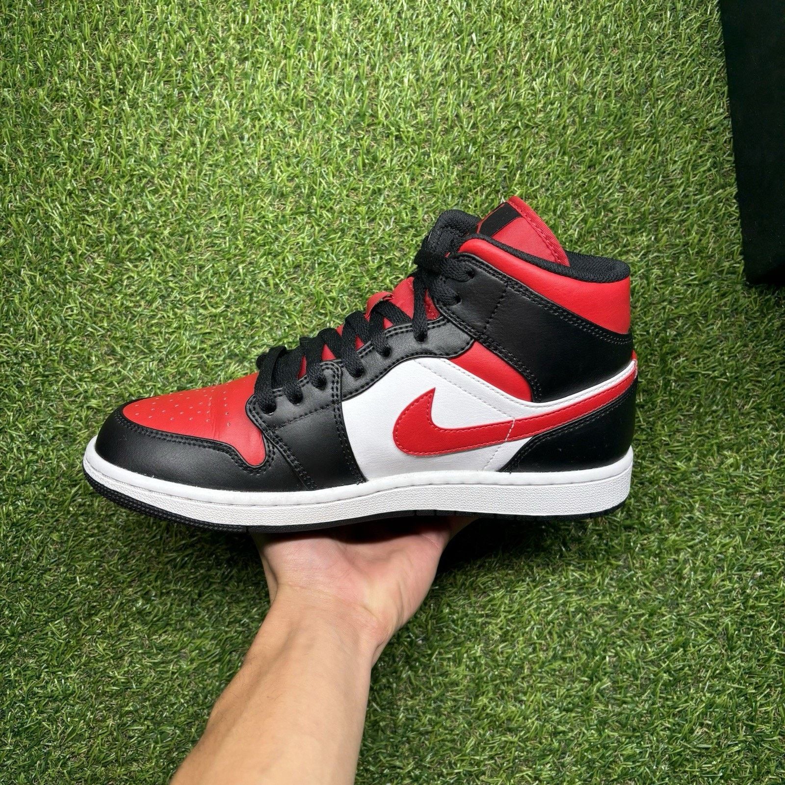 Jordan Brand Size 8 - Jordan 1 Mid Bred Toe | SUPER CLEAN! Size US 8 / EU 41 - 4 Thumbnail