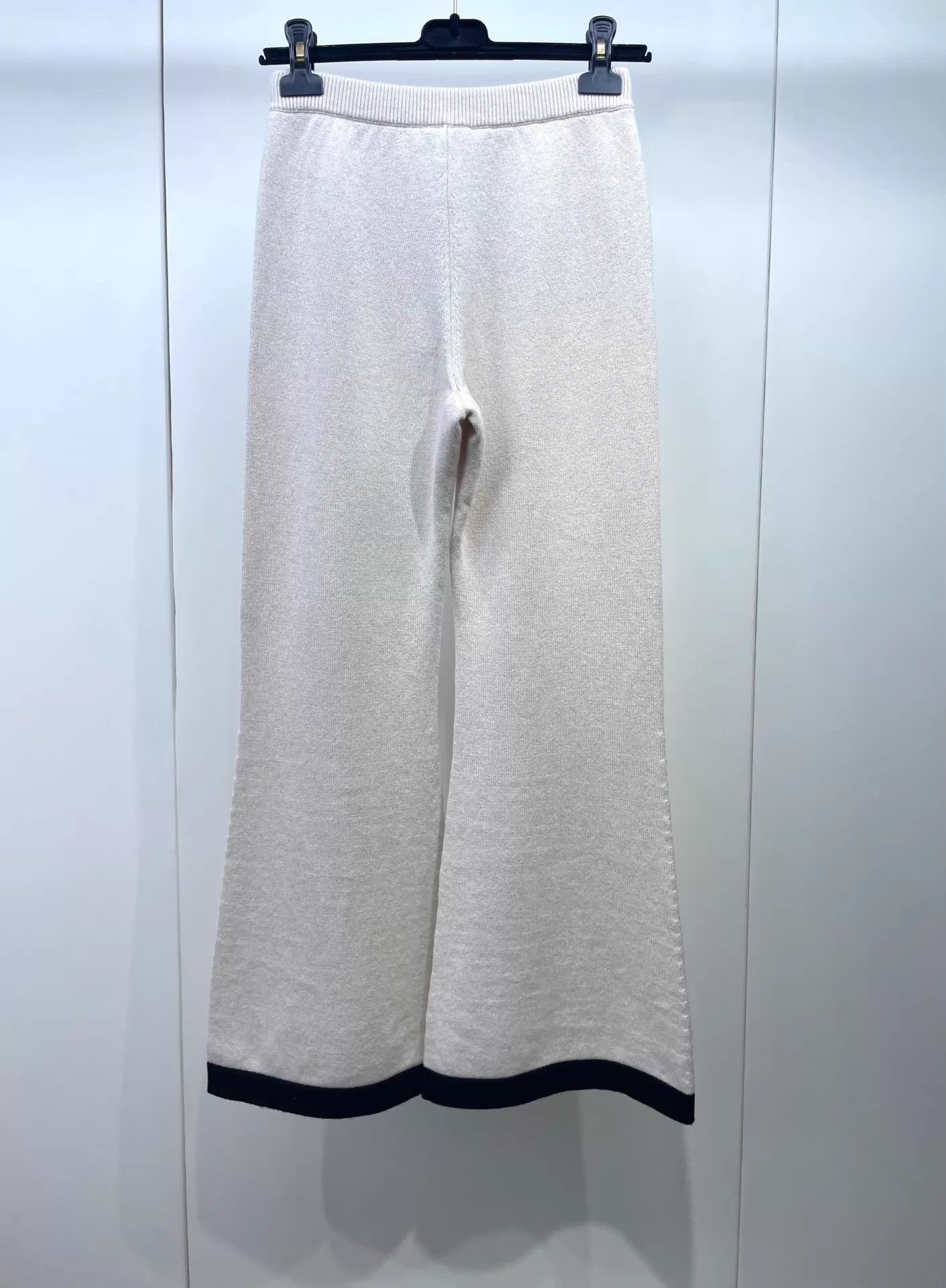 Chanel Chanel Cashmere Knit Trousers 34 New With Tags Size 25" / US 0 / IT 36 - 2 Thumbnail