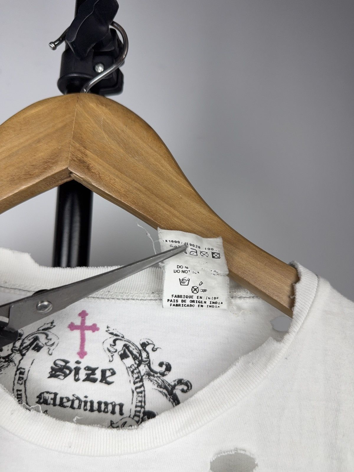 Energie 00s Energie Distressed Gothic Cross Graphic T-Shirt Y2K Size M / US 6-8 / IT 42-44 - 11 Thumbnail