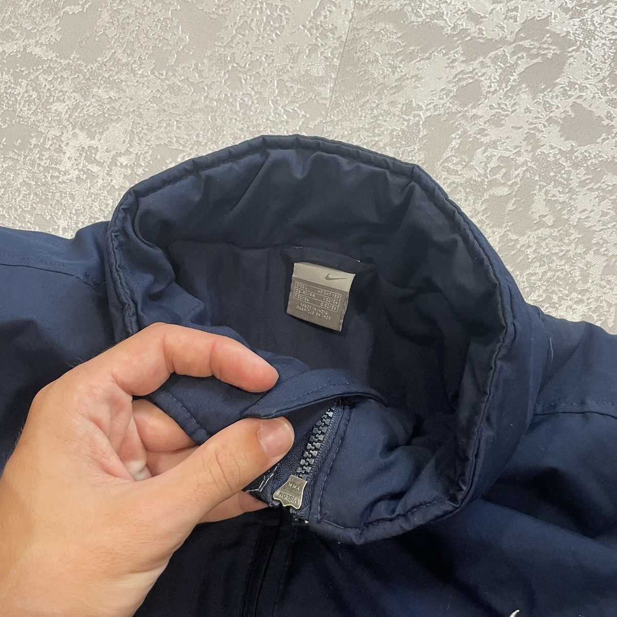 Nike Nike y2k Vintage Big Logo Light Micro Puffer Jacket Size US L / EU 52-54 / 3 - 13 Thumbnail
