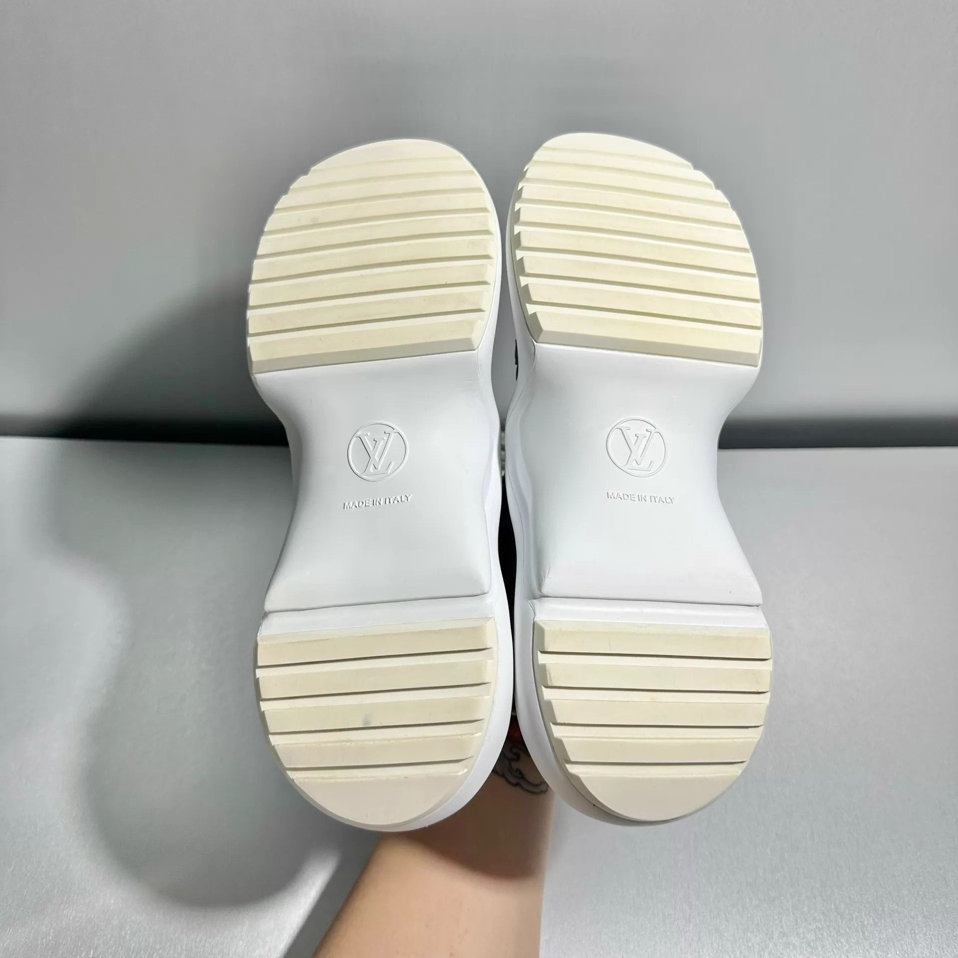 Louis Vuitton Louis Vuitton Silver/White Dad Shoe 36.5 Worn 1-2 Times Size US 6 / IT 36 - 7 Thumbnail