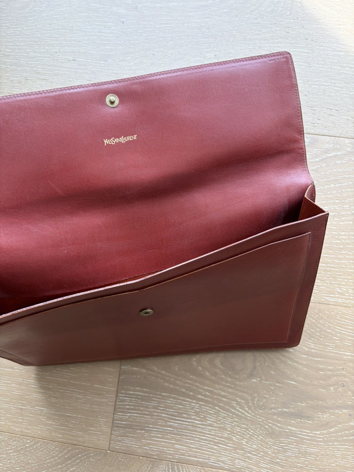 Yves Saint Laurent Gorgeous vintage greek motif YSL clutch (bordeau colour) Size ONE SIZE - 1 Thumbnail
