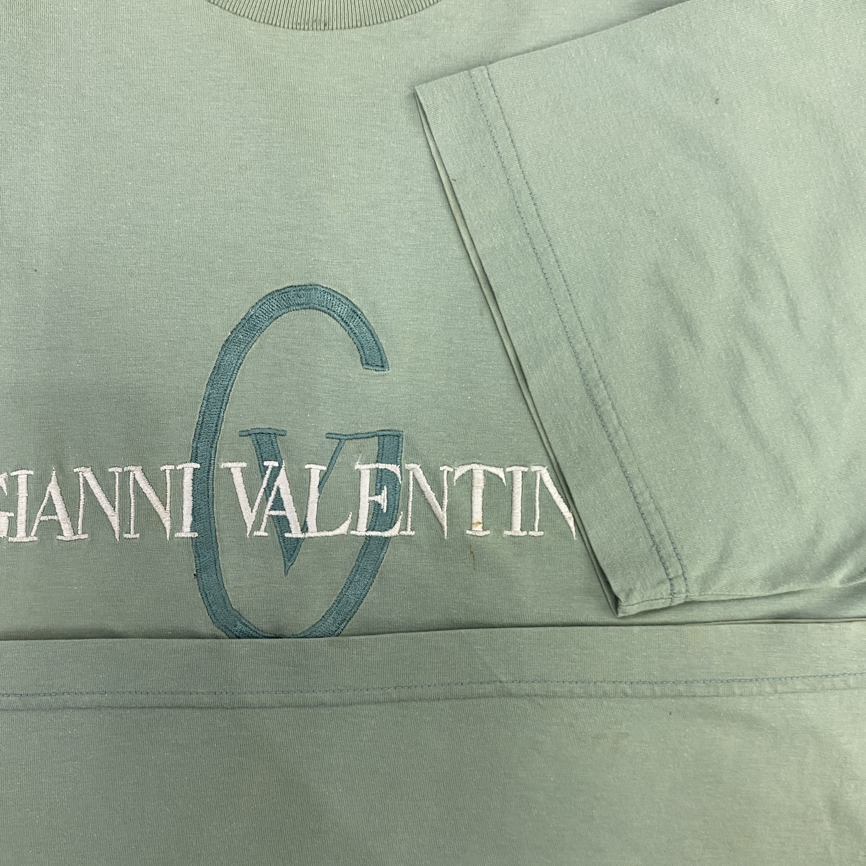 Gianni Valentino Vintage Gianni Valentino Italy T Shirt - J009 Size US L / EU 52-54 / 3 - 4 Thumbnail