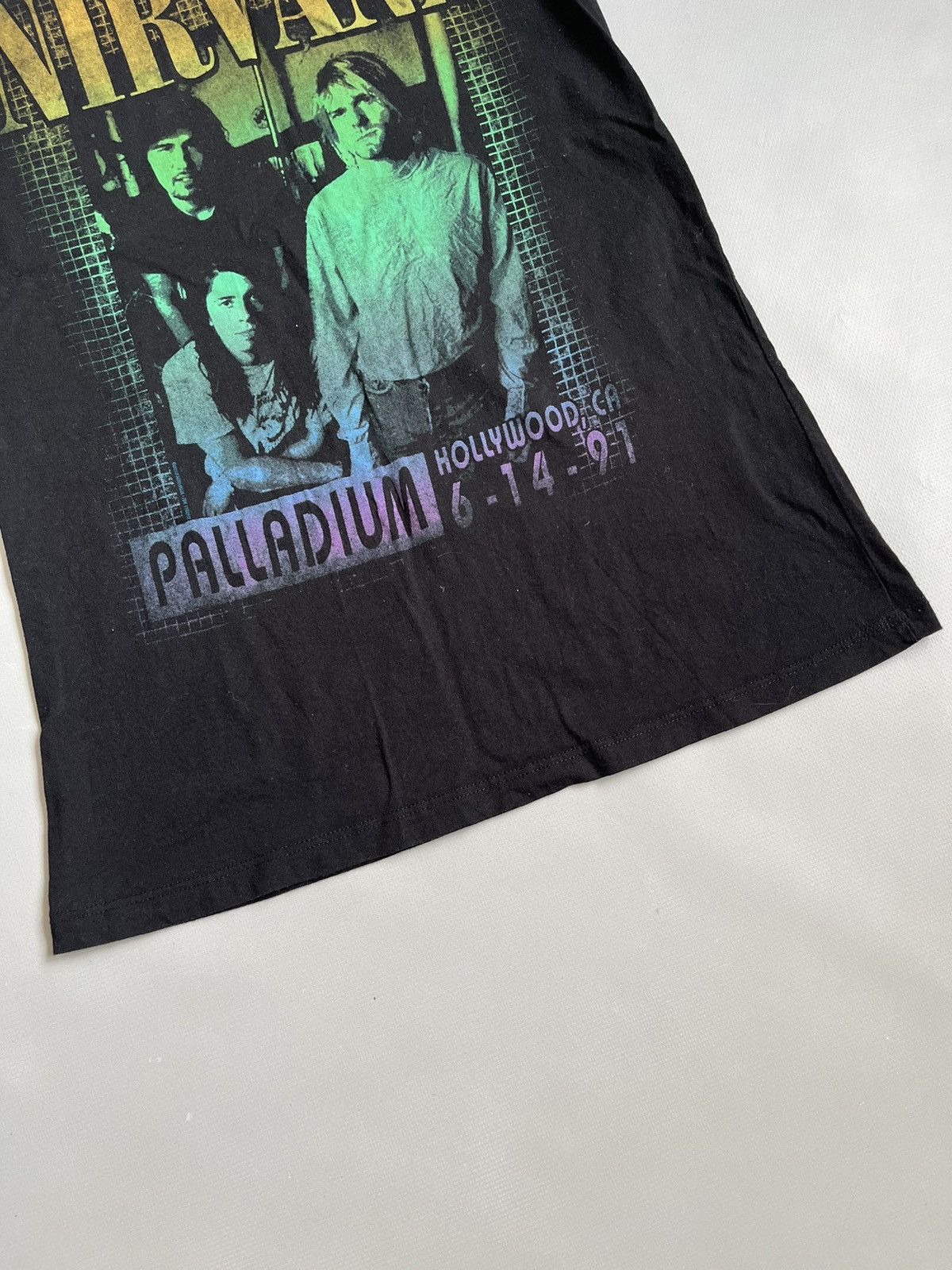 Band Tees Vintage 1991 Nirvana Tour Palladium Hollywood CA Tour Shirt Size US S / EU 44-46 / 1 - 7 Thumbnail