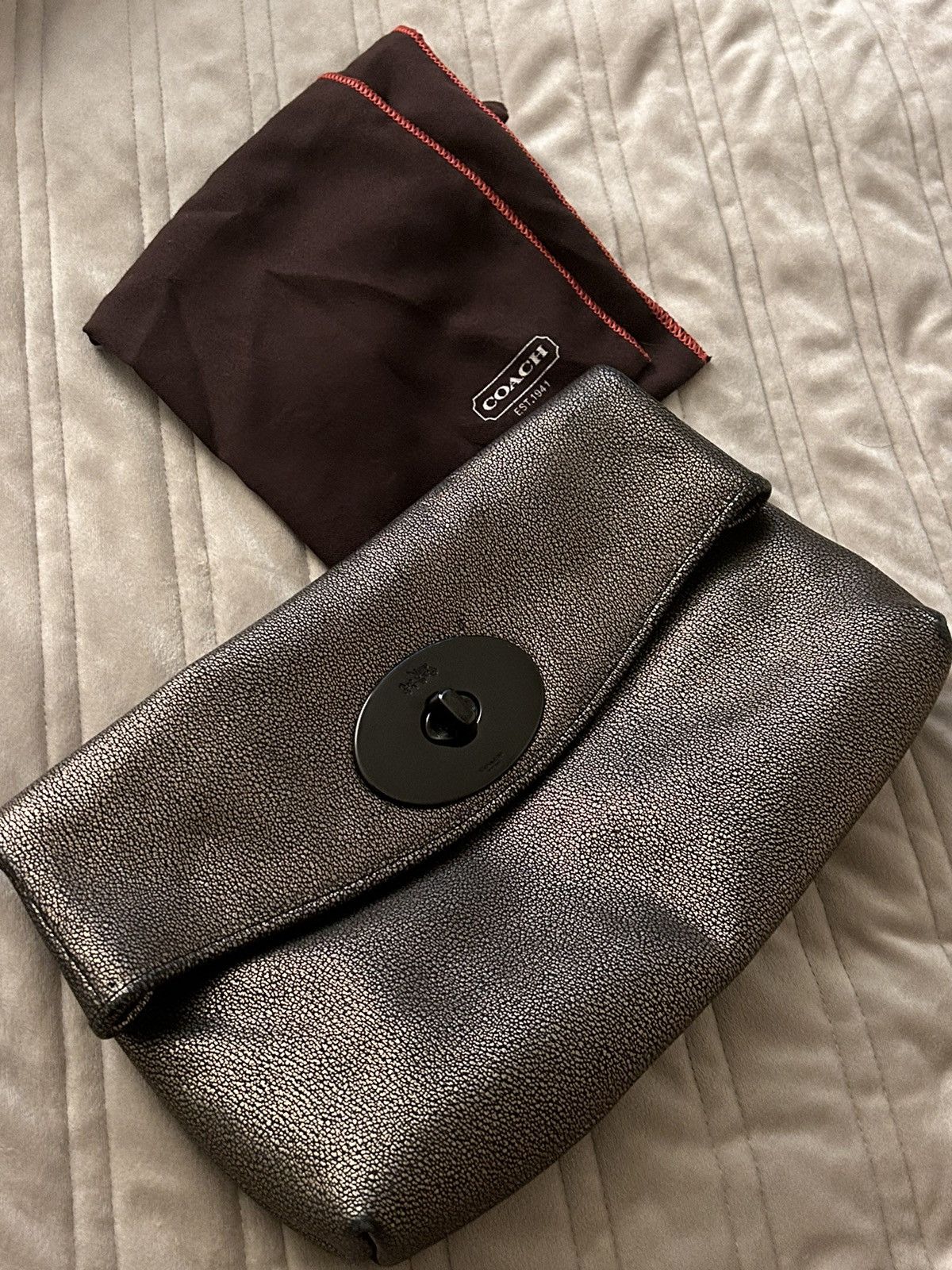 Coach Turnlock Clutch in Metallic Leather Size ONE SIZE - 3 Thumbnail