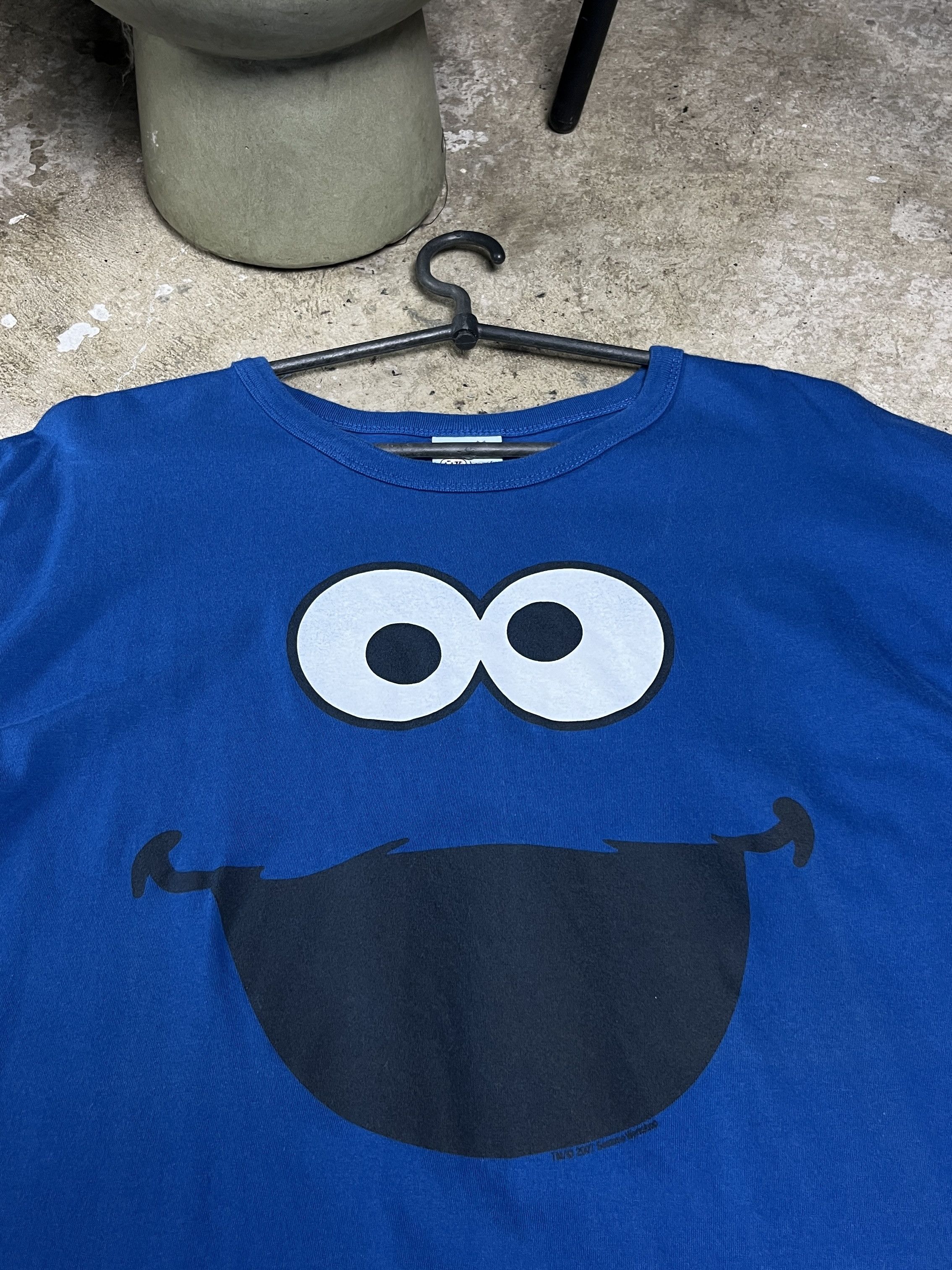 Cartoon Network 2007 SESAME STREET COOKIE MONSTER FACE GRAPHIC TEE - № 992 Size US XL / EU 56 / 4 - 4 Thumbnail