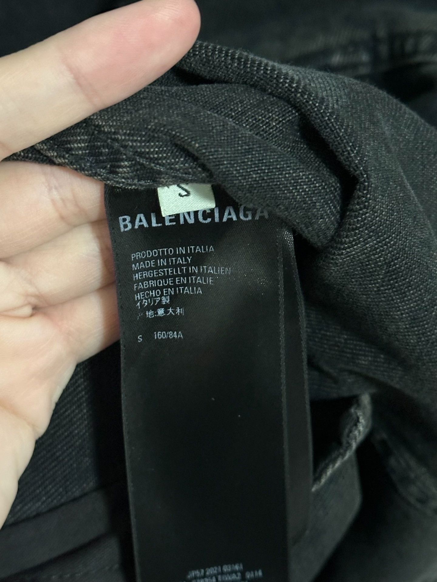 Balenciaga Balenciaga Men's Graffiti Denim Jacket Size US S / EU 44-46 / 1 - 3 Thumbnail