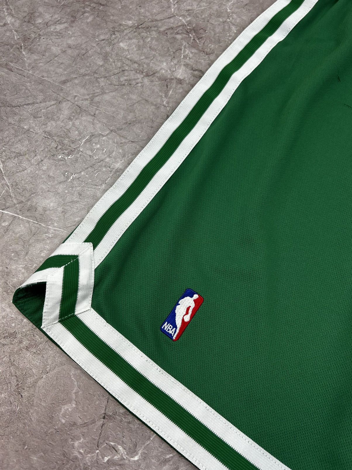 Adidas Vintage Adidas shorts NBA Celtic basketball style size m Size US 32 / EU 48 - 3 Thumbnail