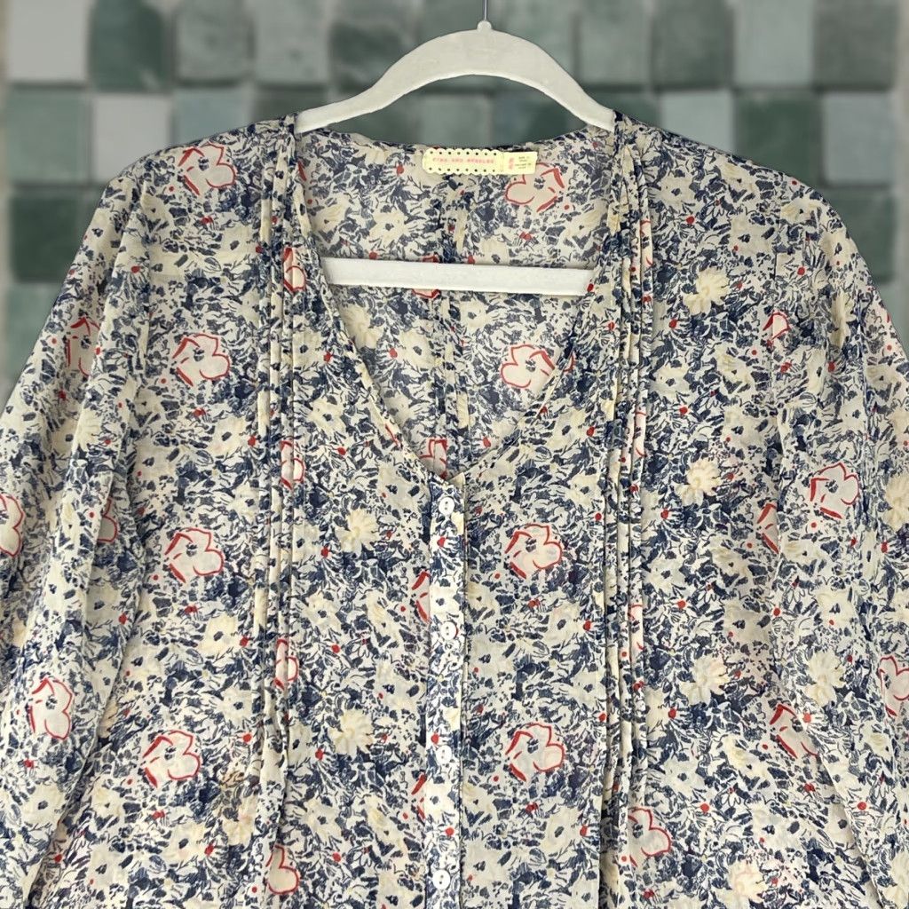 Needles Pins and Needles Floral Print Button-Up Shirt Womens Long Sleeve M Ivory Blue Pattern Floral Size M Womens Size M / US 6-8 / IT 42-44 - 1 Thumbnail