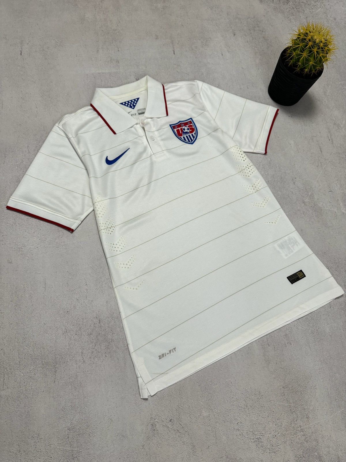 Nike × Vintage Vintage Nike USA Jersey T Shirt 2013 Soccer White S Size Size US S / EU 44-46 / 1 - 2 Thumbnail