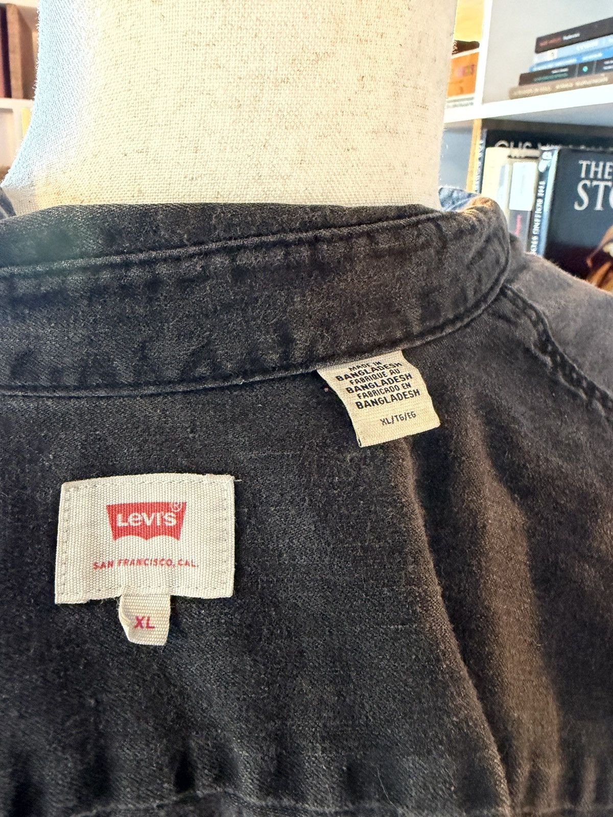 Levi's levi’s black denim shirt orange tab Size US XL / EU 56 / 4 - 5 Thumbnail