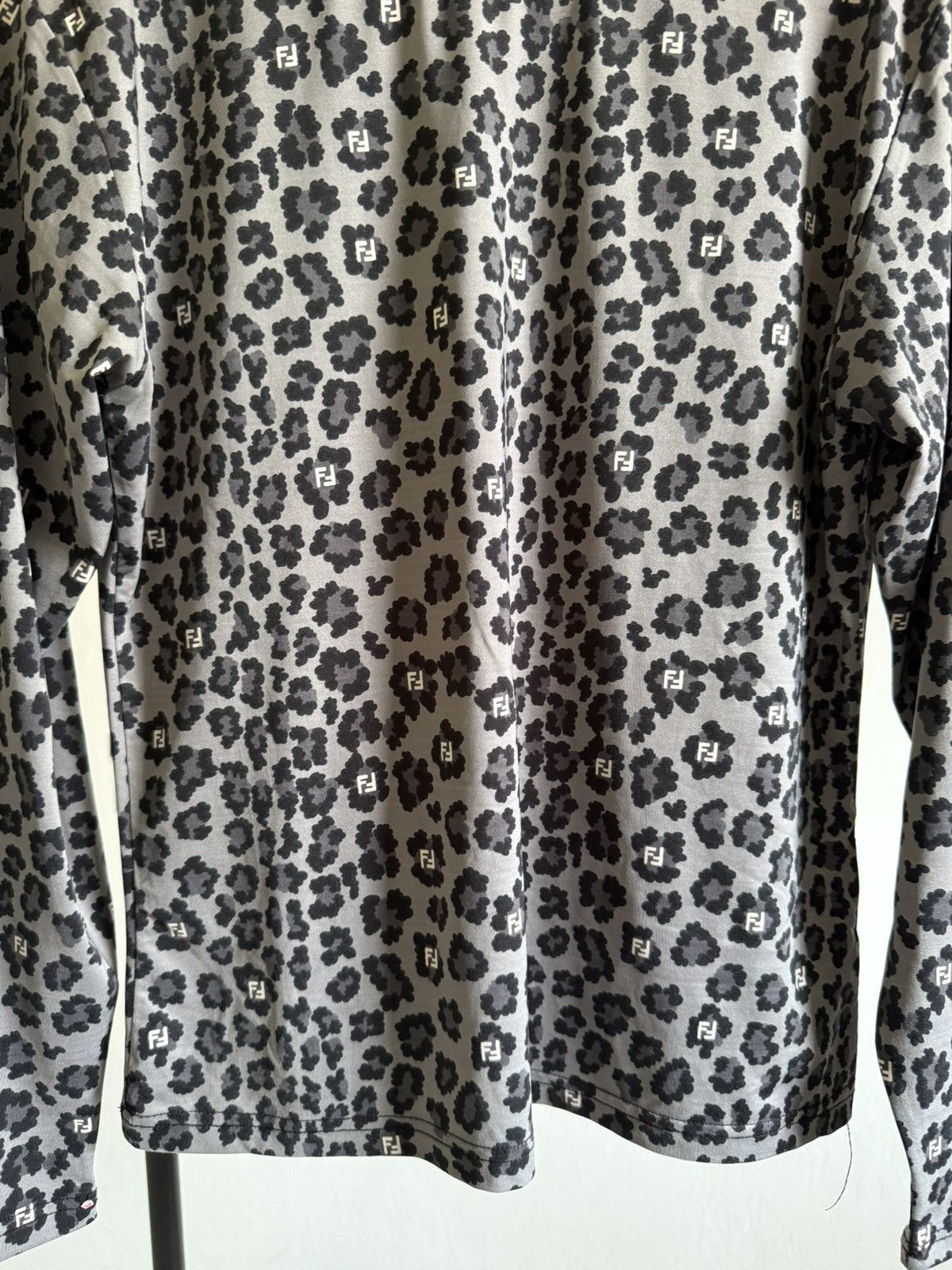 Fendi Vintage fendi monogram leopard long sleeves Size M / US 6-8 / IT 42-44 - 5 Thumbnail