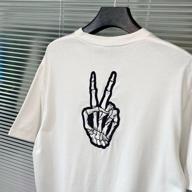 Balenciaga Balenciaga Smile and Smile Victory Gesture short sleeves 25 Size US XS / EU 42 / 0 - 4 Thumbnail