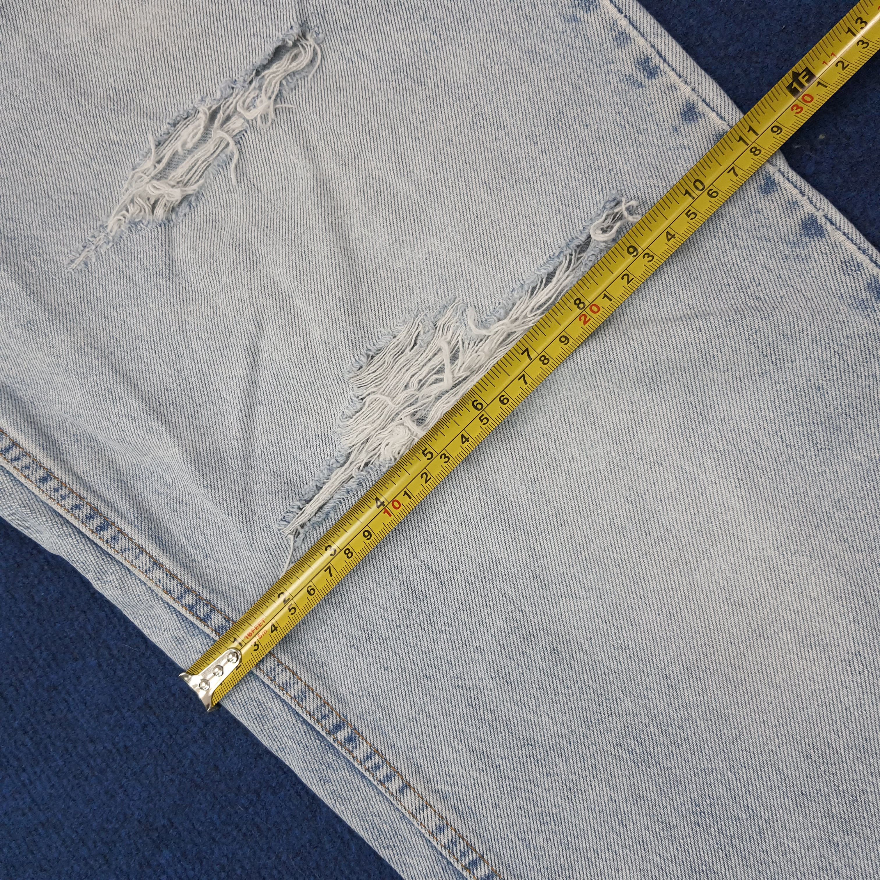 Levi's Vintage Levis 560 Red Tab Loose Fit Tapered Denim C265N10 Size US 33 - 15 Thumbnail