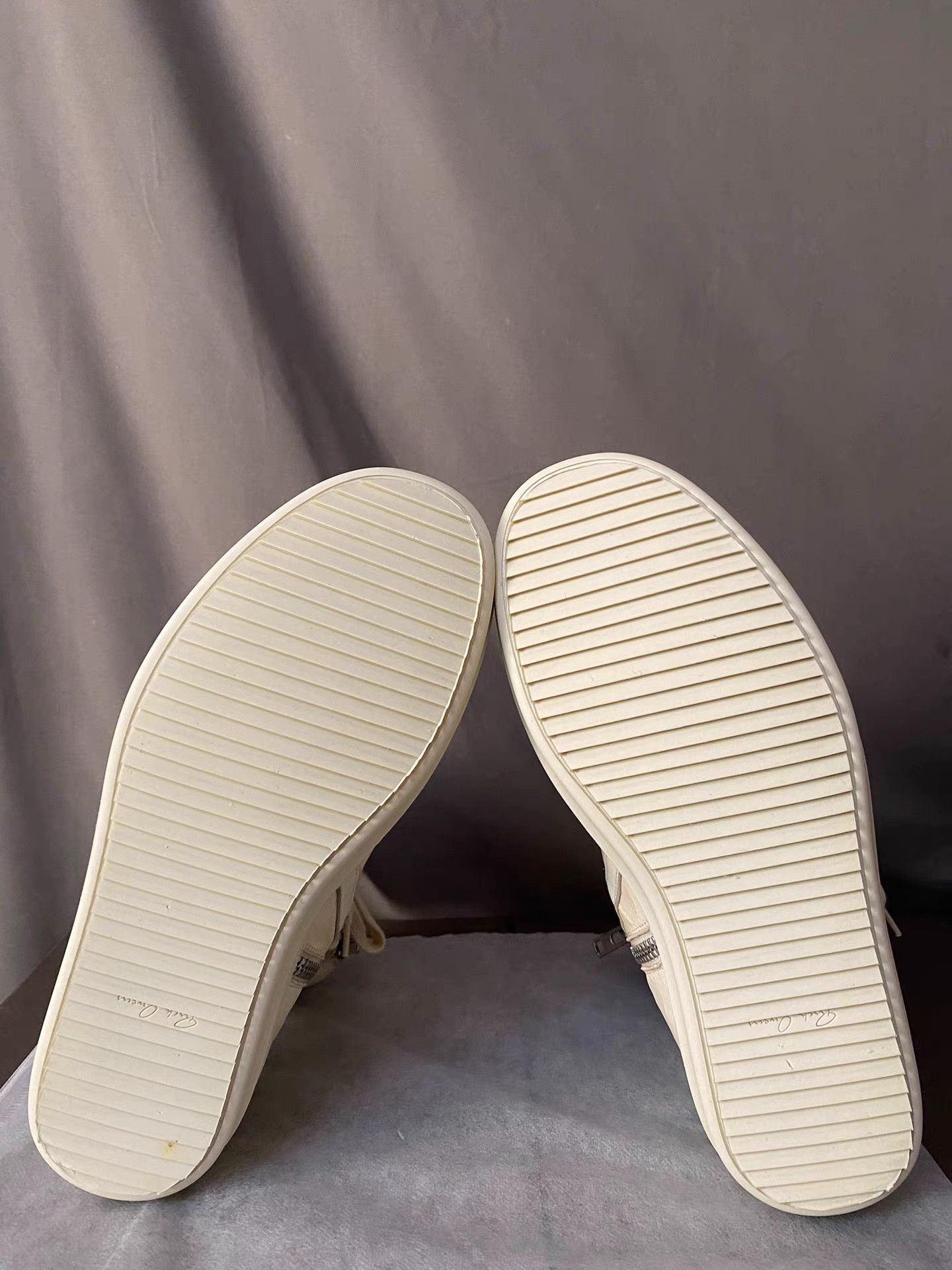 Rick Owens Rick Owens mainline white leather reverse triangle sneakers Size US 8 / EU 41 - 5 Thumbnail