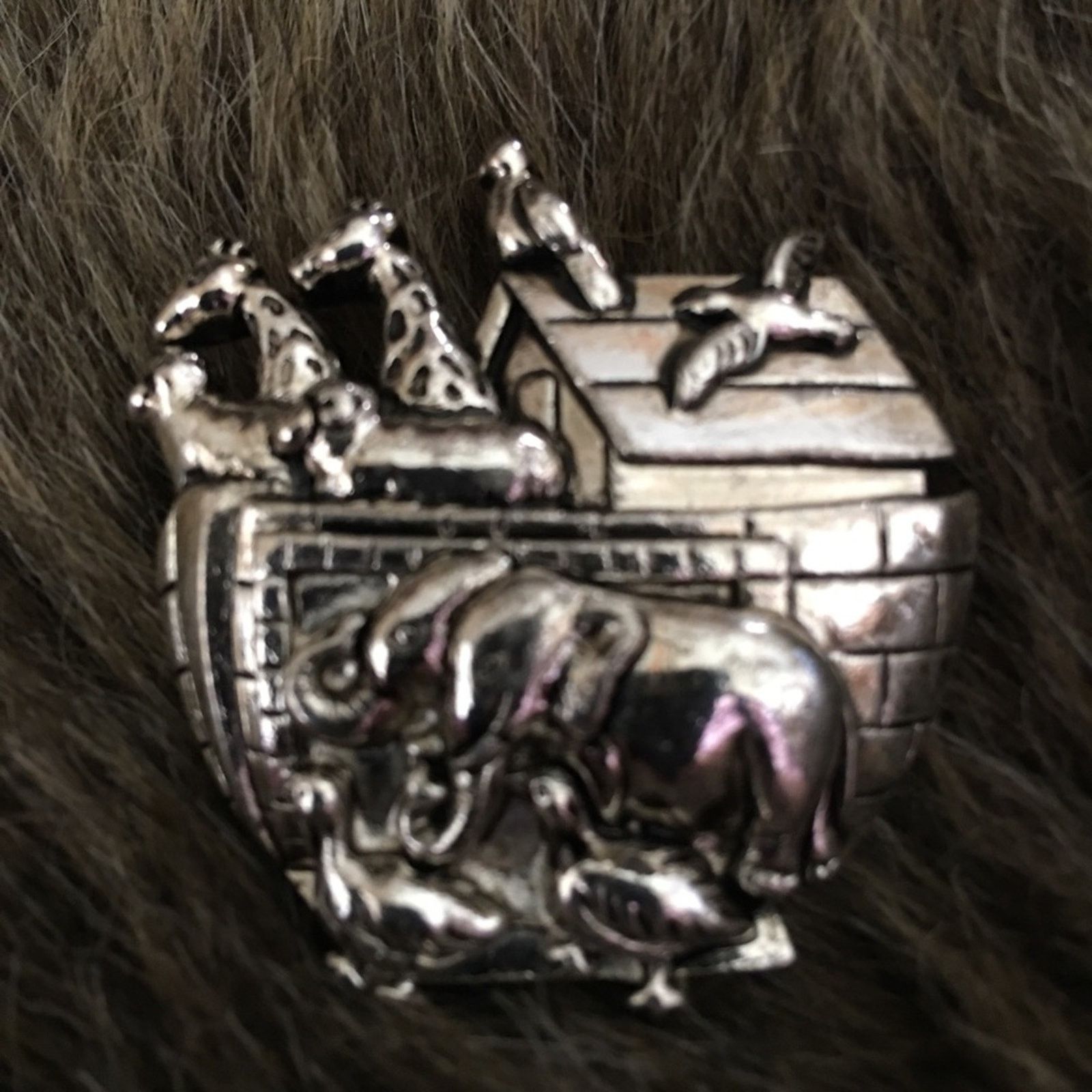 Vintage Vintage silver tone Noah’s ark pin brooch pendant Size ONE SIZE - 1 Thumbnail