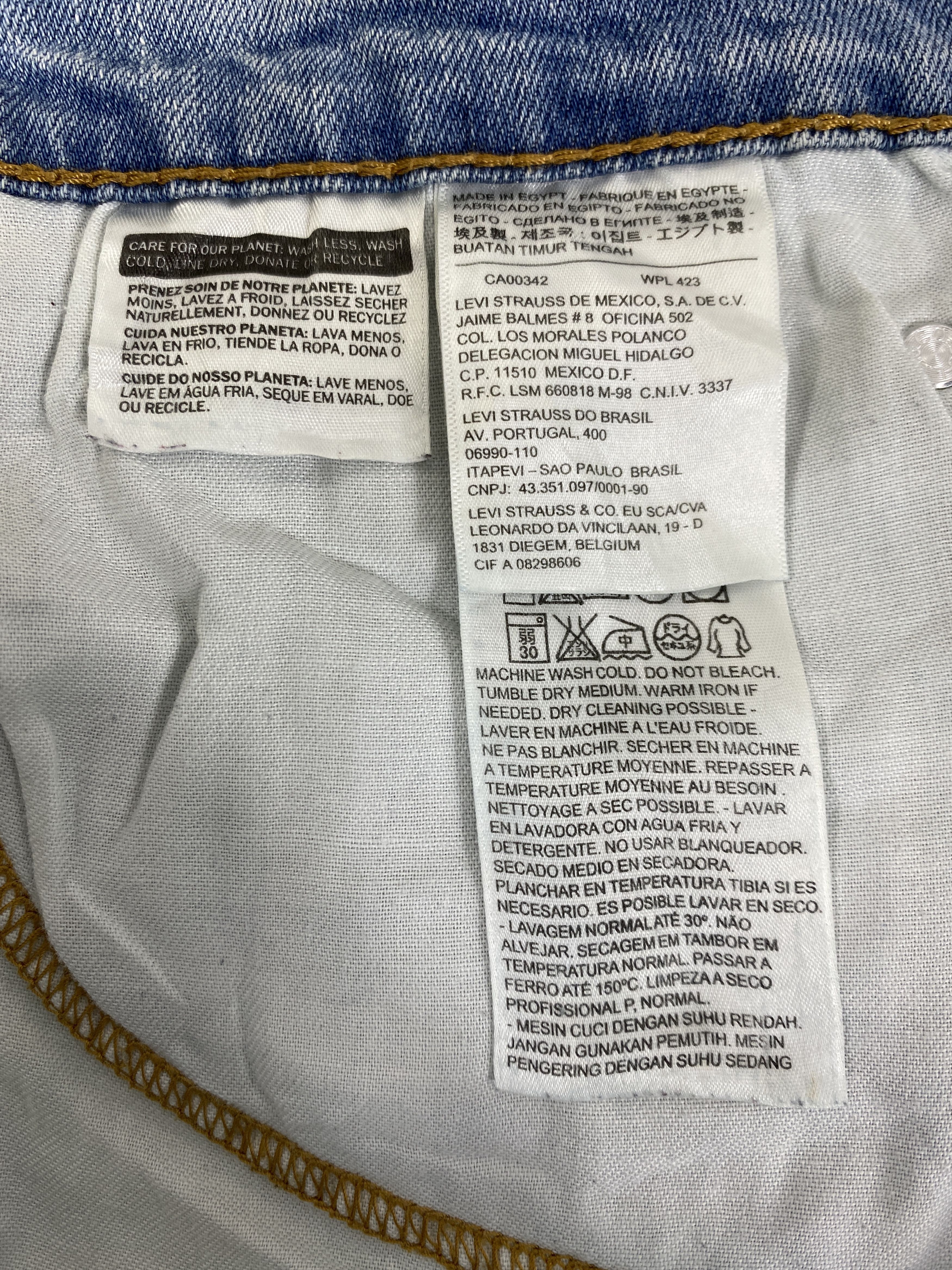 Levi's Vintage Levi's 514 Light Wash Denim 36 x 32 -JN055 Size US 36 / EU 52 - 9 Thumbnail