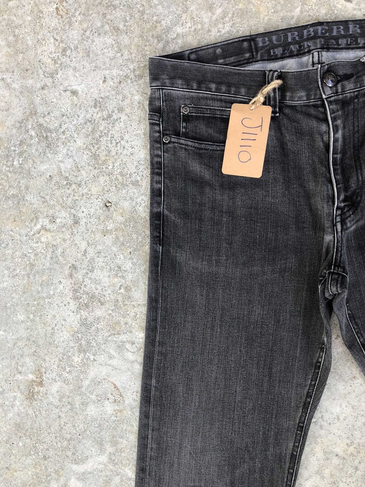 Black Label Burberry Slim Fit Distressed Jeans Size US 33 - 4 Thumbnail