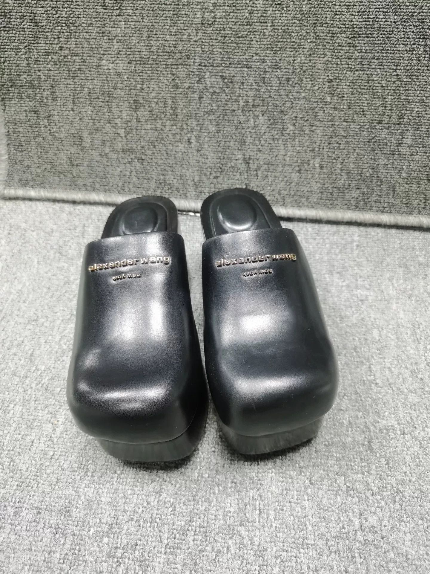 Alexander Wang Alexander Wang Black Leather Mules 35 Size US 4 / IT 34 - 1 Thumbnail