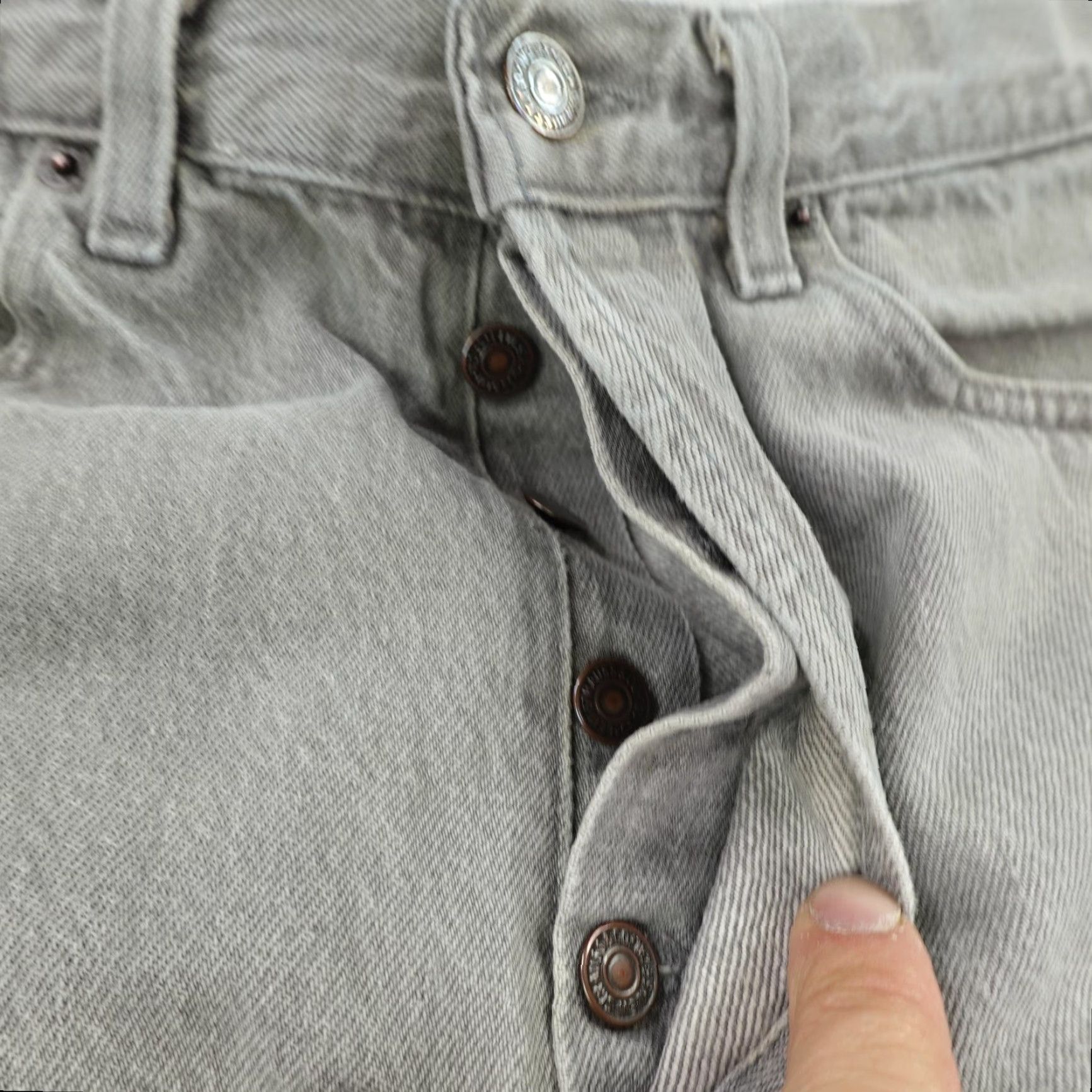 Levi's VINTAGE Levi's 501 Jeans Mens Regular Fit 33x30 Gray Denim Straight Leg Cotton Button Fly 80s Size US 33 - 5 Thumbnail