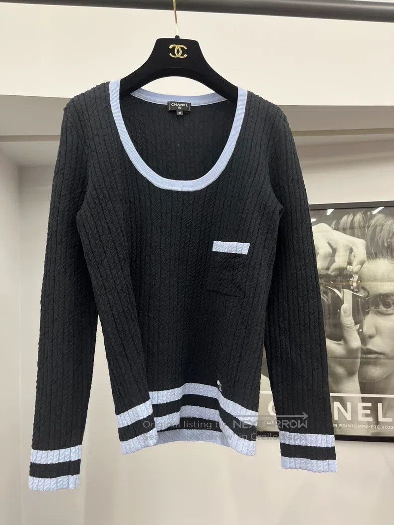 Chanel Chanel 24B black and blue colour block round-neck sweater Size XS / US 0-2 / IT 36-38 - 1 Thumbnail