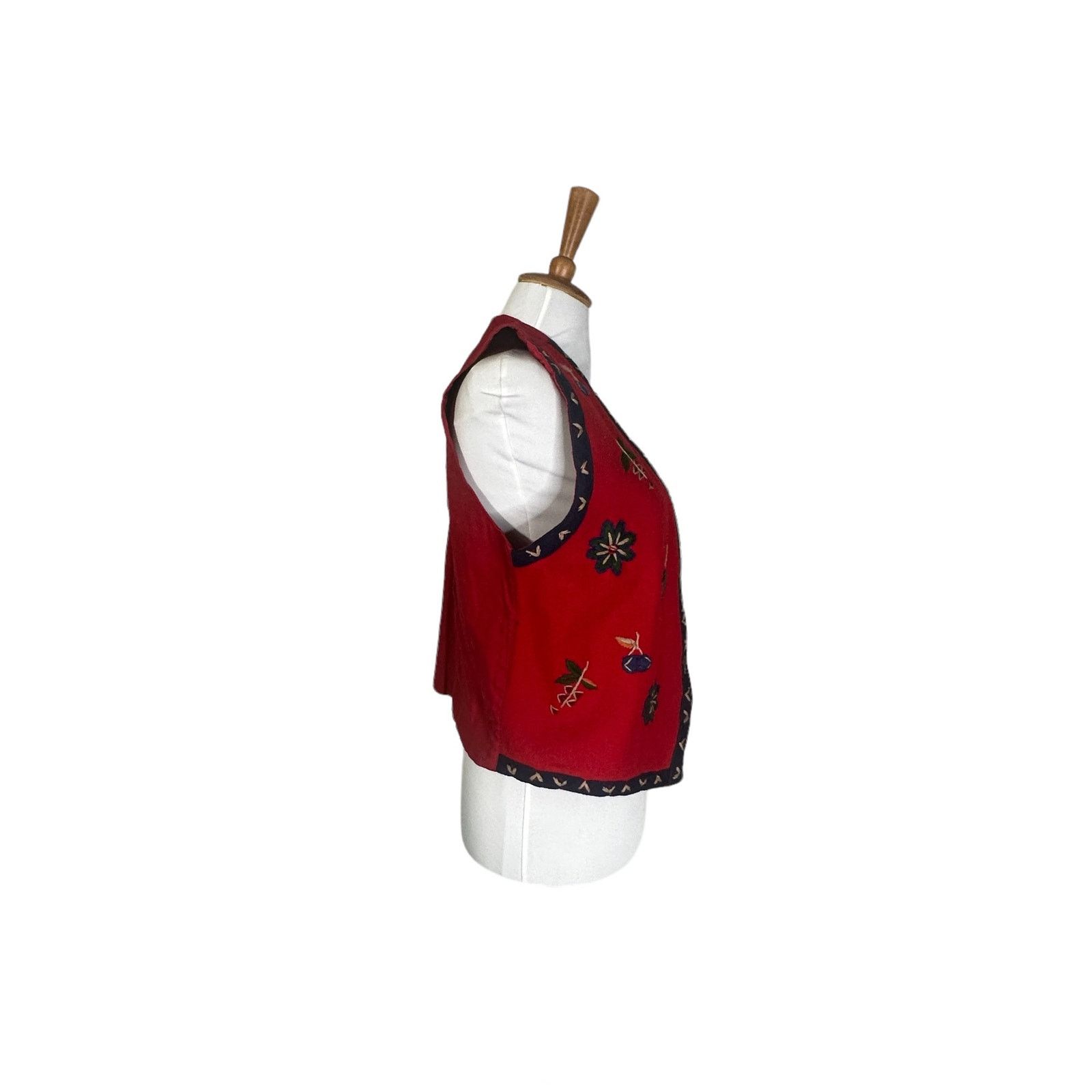Vintage Vintage 1980s Red Felted Wool Embroidered Vest L Size L / US 10 / IT 46 - 5 Thumbnail