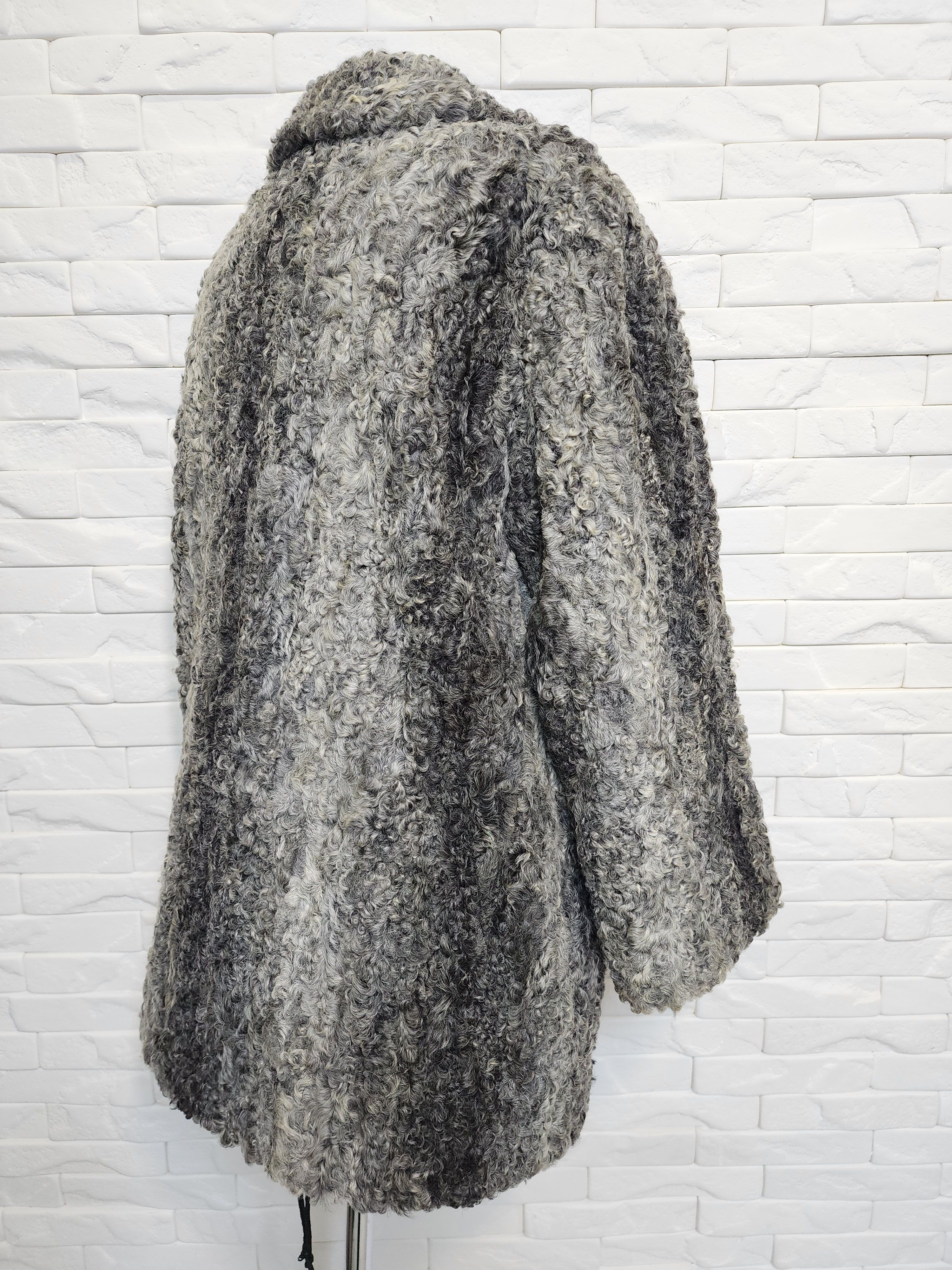 Furla Gray Sheep Fur Coat: Women's Vintage Outerwear Size XL / US 12-14 / IT 48-50 - 5 Thumbnail