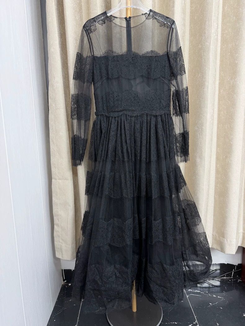 Valentino Valentino Black salsa lace bubble cake skirt Size M / US 6-8 / IT 42-44 - 1 Thumbnail