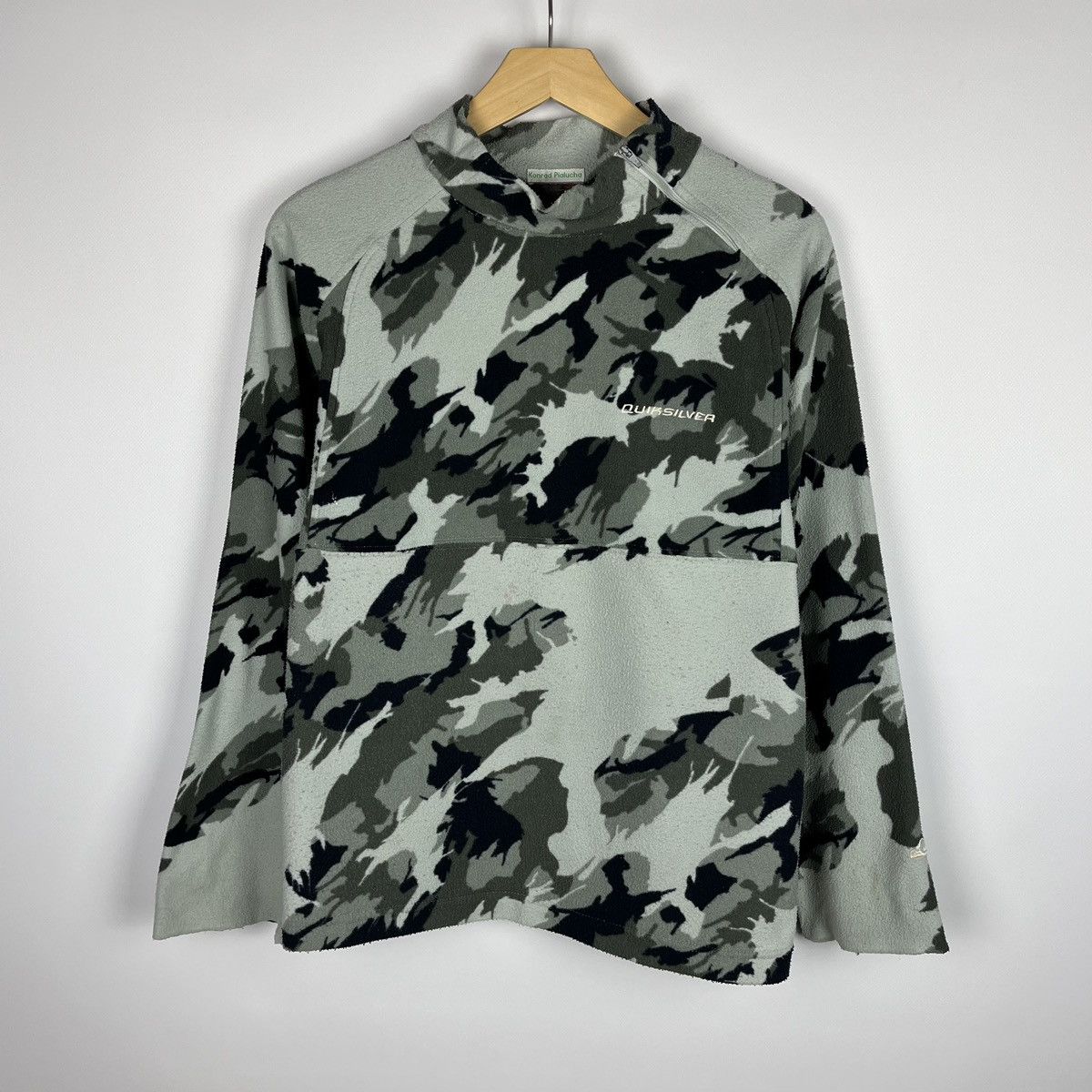 Quiksilver Vintage Y2K Quiksilver Camo Fleece Sweatshirt Outdoor Hiking Size US XS / EU 42 / 0 - 1 Thumbnail