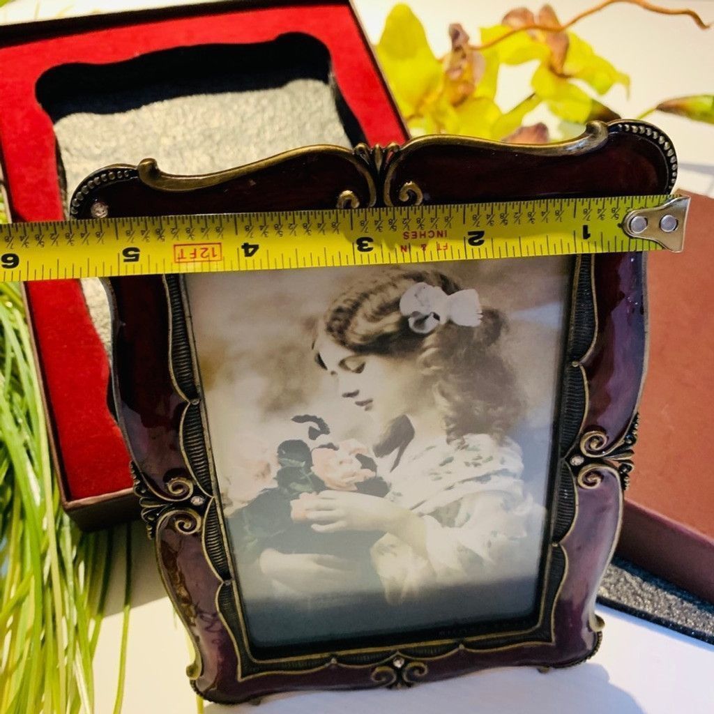 Other 🎄🎅🎄 Taylor Avedon Collectible picture frame Brand New Size ONE SIZE - 6 Thumbnail