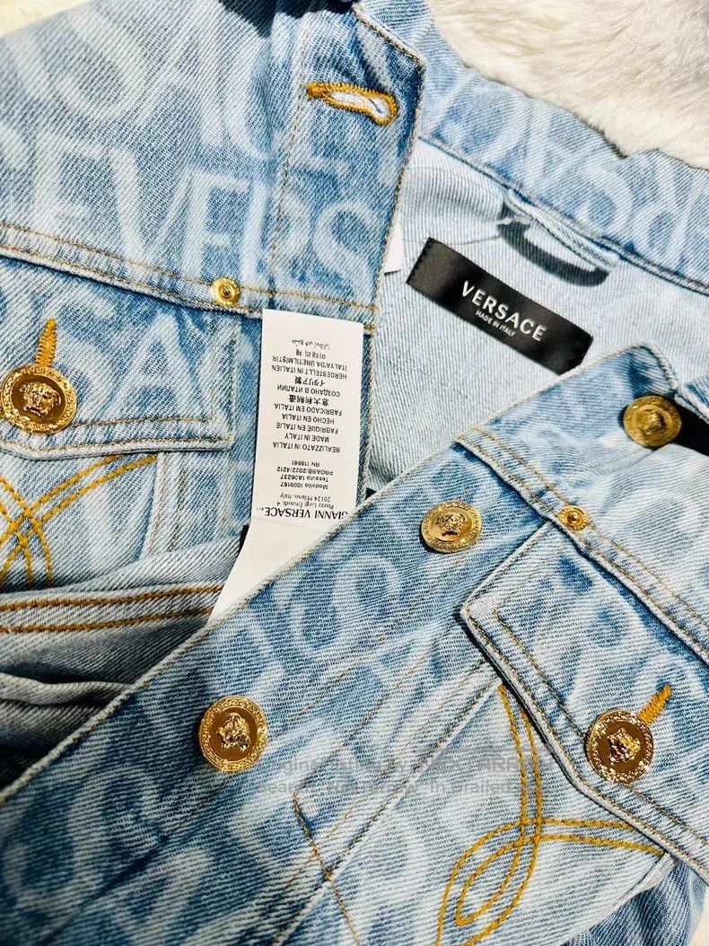 Versace Versace Logo full print single-breasted straight long-slee Size M / US 6-8 / IT 42-44 - 5 Thumbnail