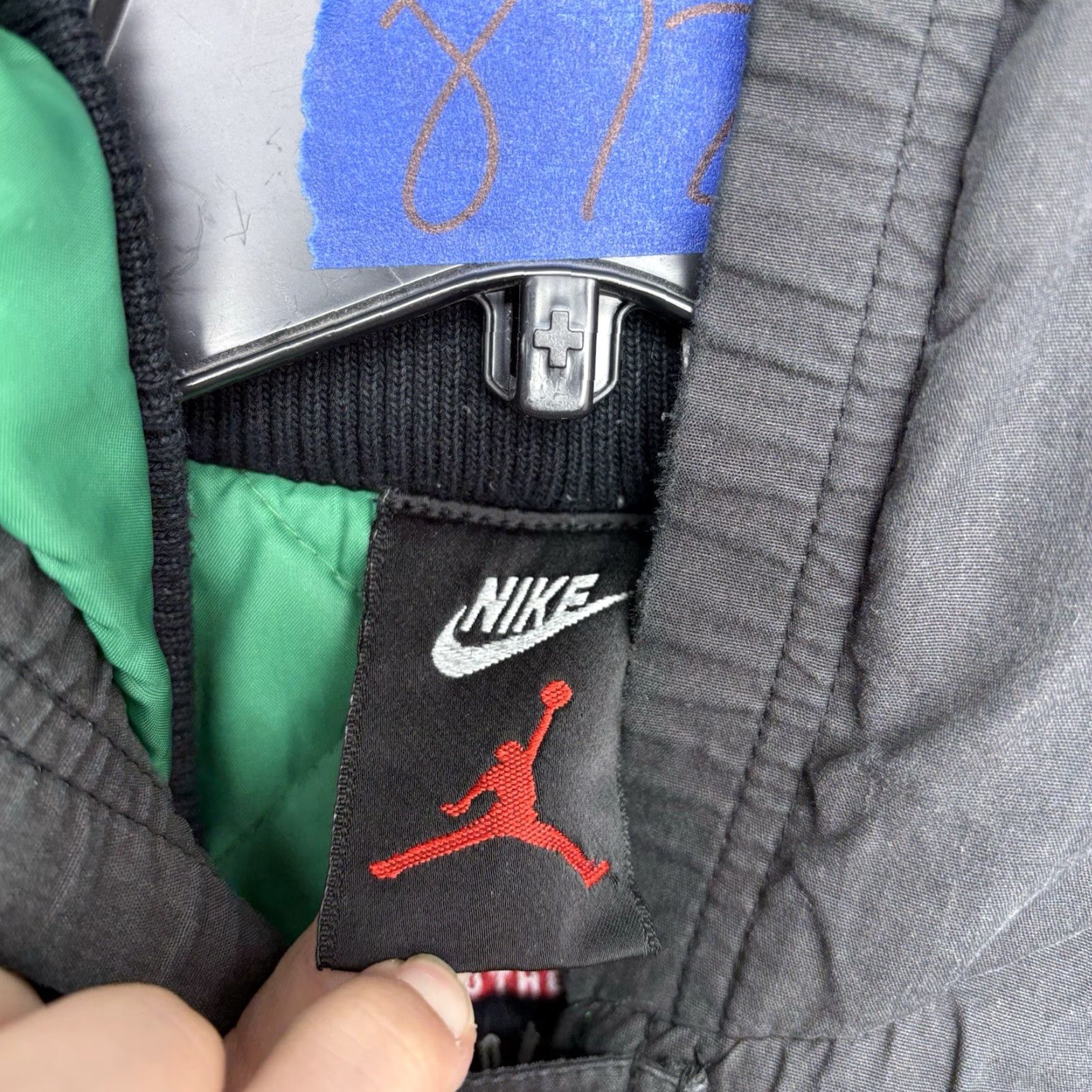 Nike VINTAGE Nike Air Jordan Wings Jacket Mens M Black Zip Full Zip 90s Basketball Winter Spring Fall Size US M / EU 48-50 / 2 - 6 Thumbnail