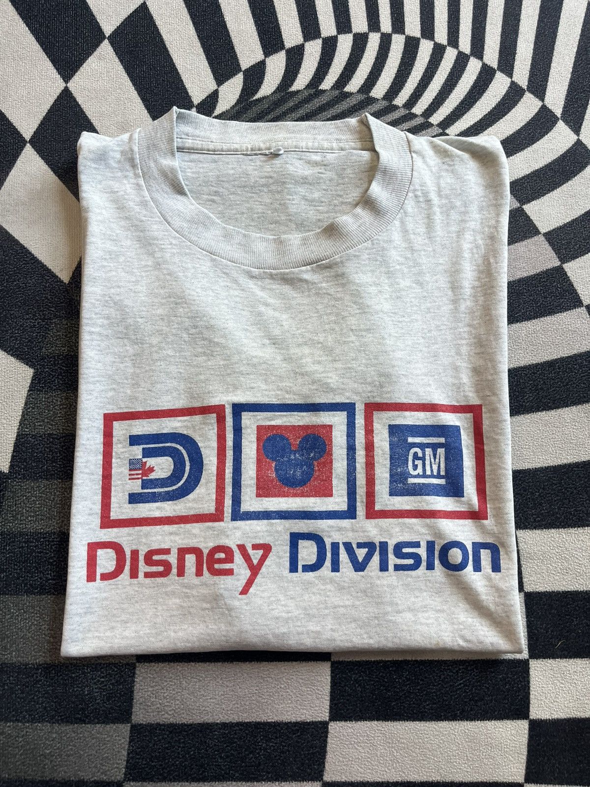 Disney Vtg 90s Disney Division Mickey Mouse GM General Tshirt Size US XL / EU 56 / 4 - 1 Thumbnail