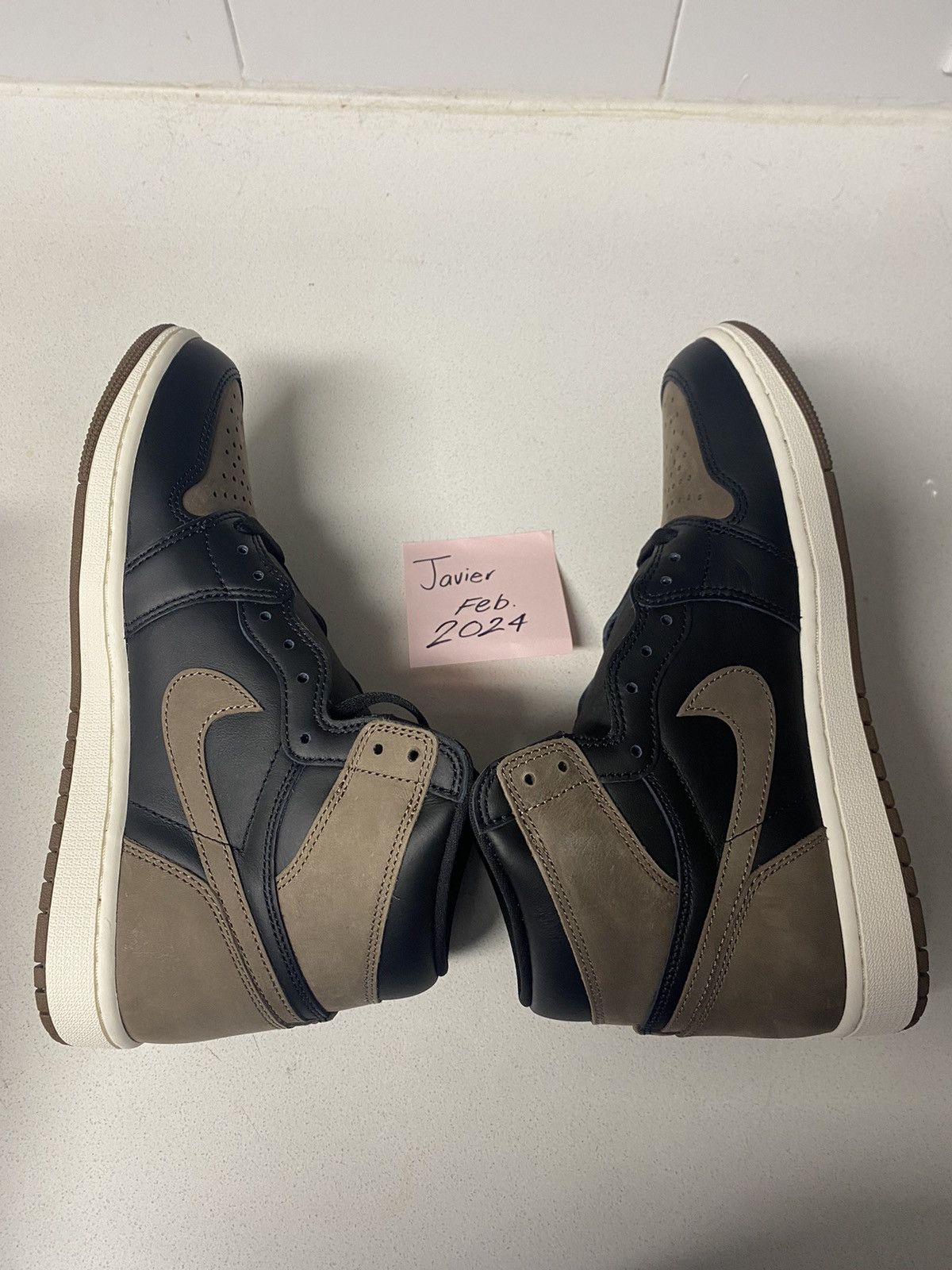 Jordan Brand Brand New Jordan 1 Retro High OG Palomino Size US 9.5 / EU 42-43 - 2 Thumbnail