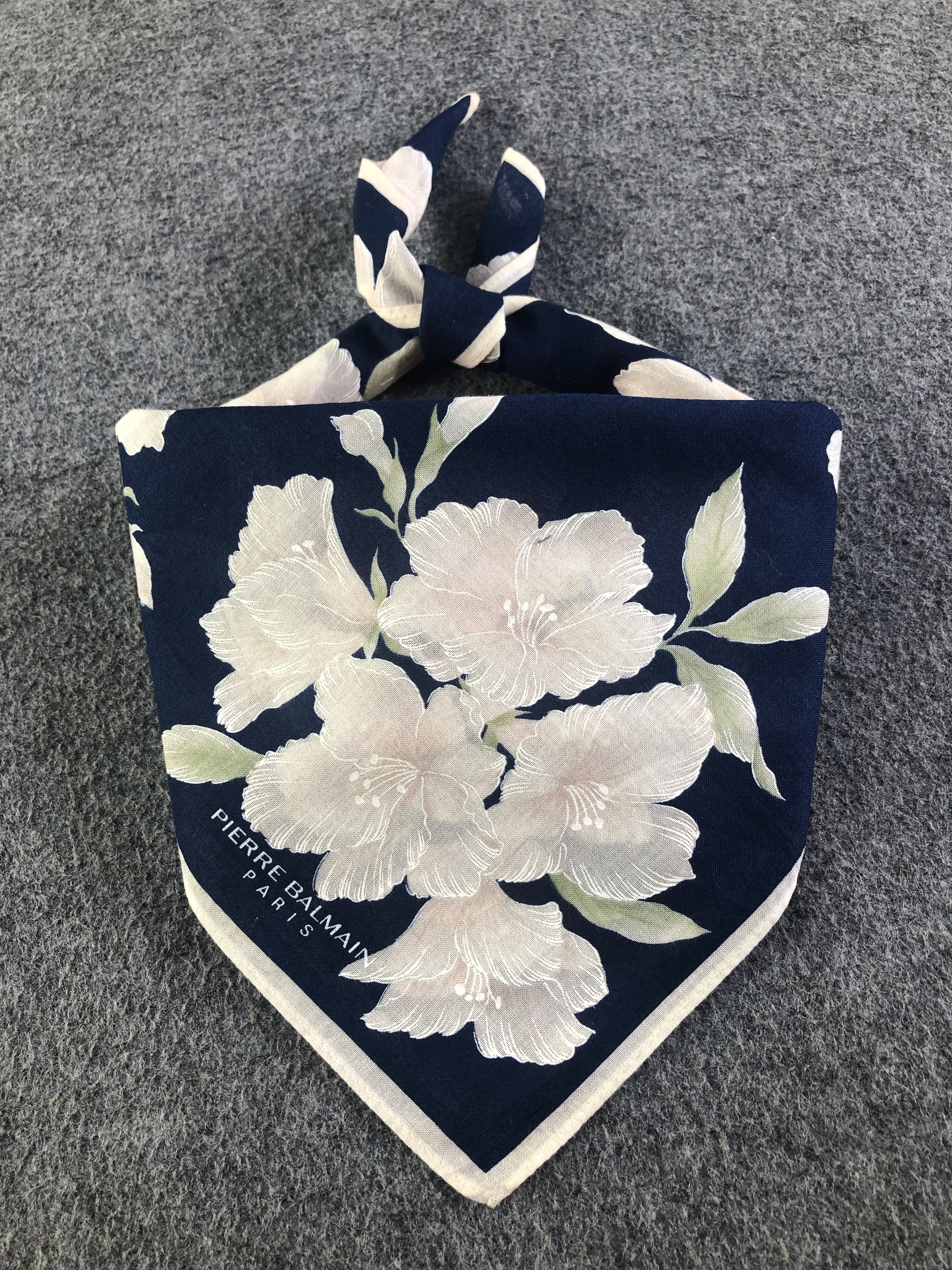 Pierre Balmain Handkerchief / Bandana / Neckerchief C507
