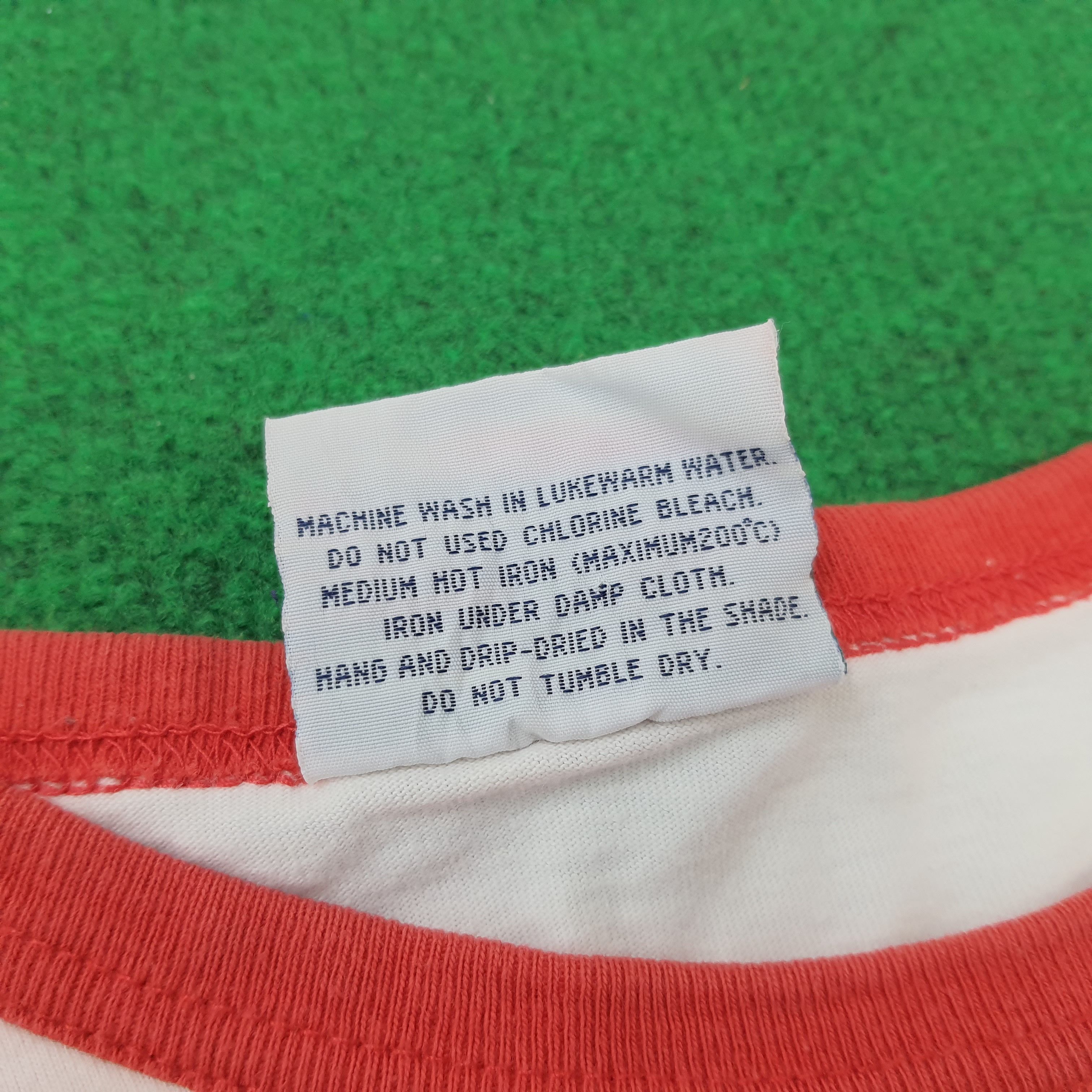 Vintage Vintage Space Future American 90s Superhero Comics Tshirt Size US M / EU 48-50 / 2 - 6 Thumbnail