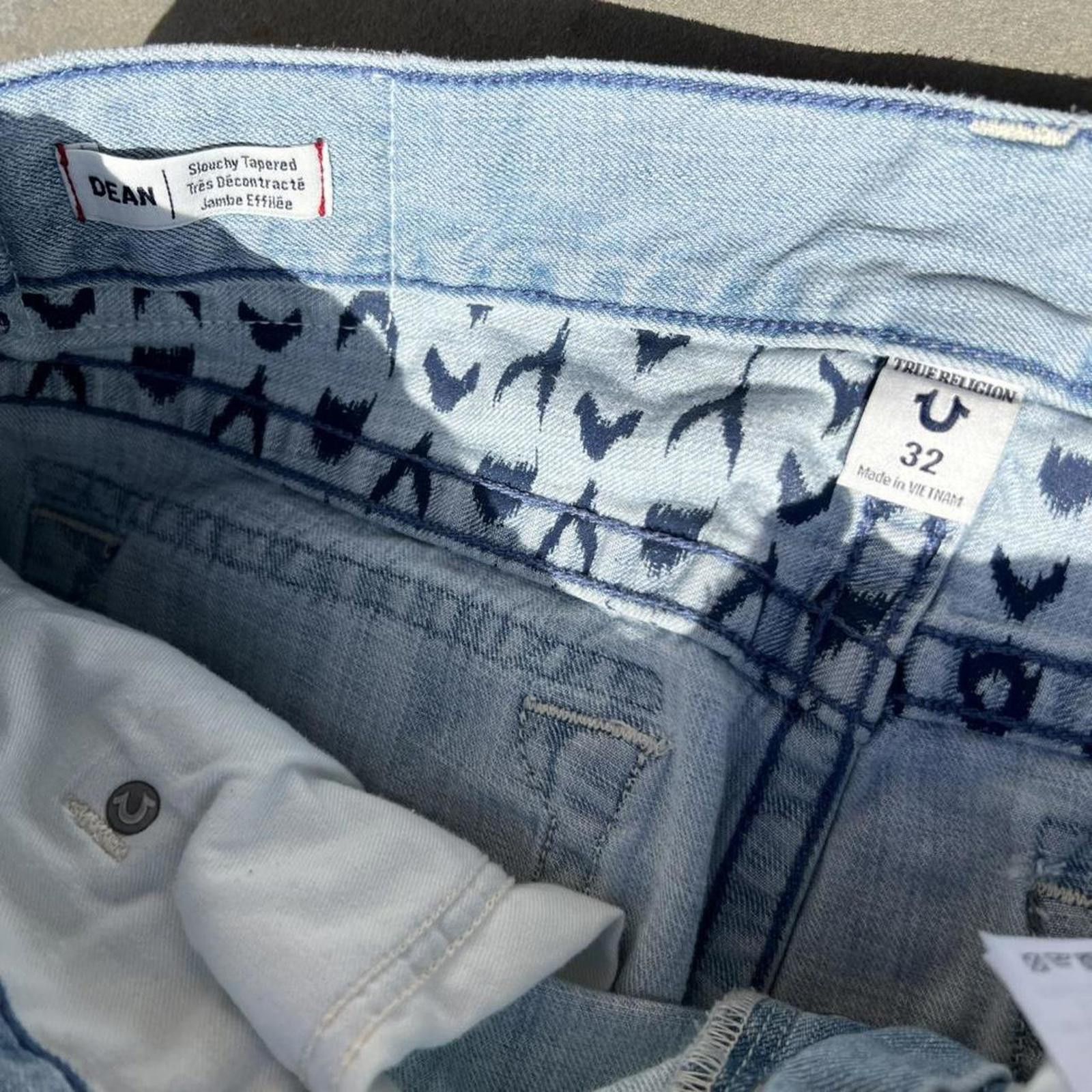 True Religion True Religion Distressed Light Wash Slouchy Tapered Jeans 32 Size US 32 / EU 48 - 3 Thumbnail
