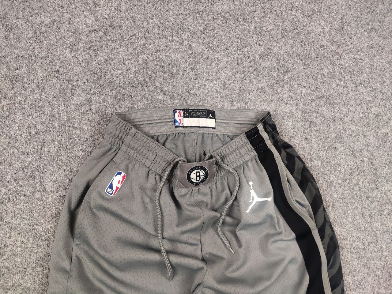 Nike Vintage Nike Air Jordan x NBA Brooklyn New York Logo Shorts Size US 32 / EU 48 - 4 Thumbnail