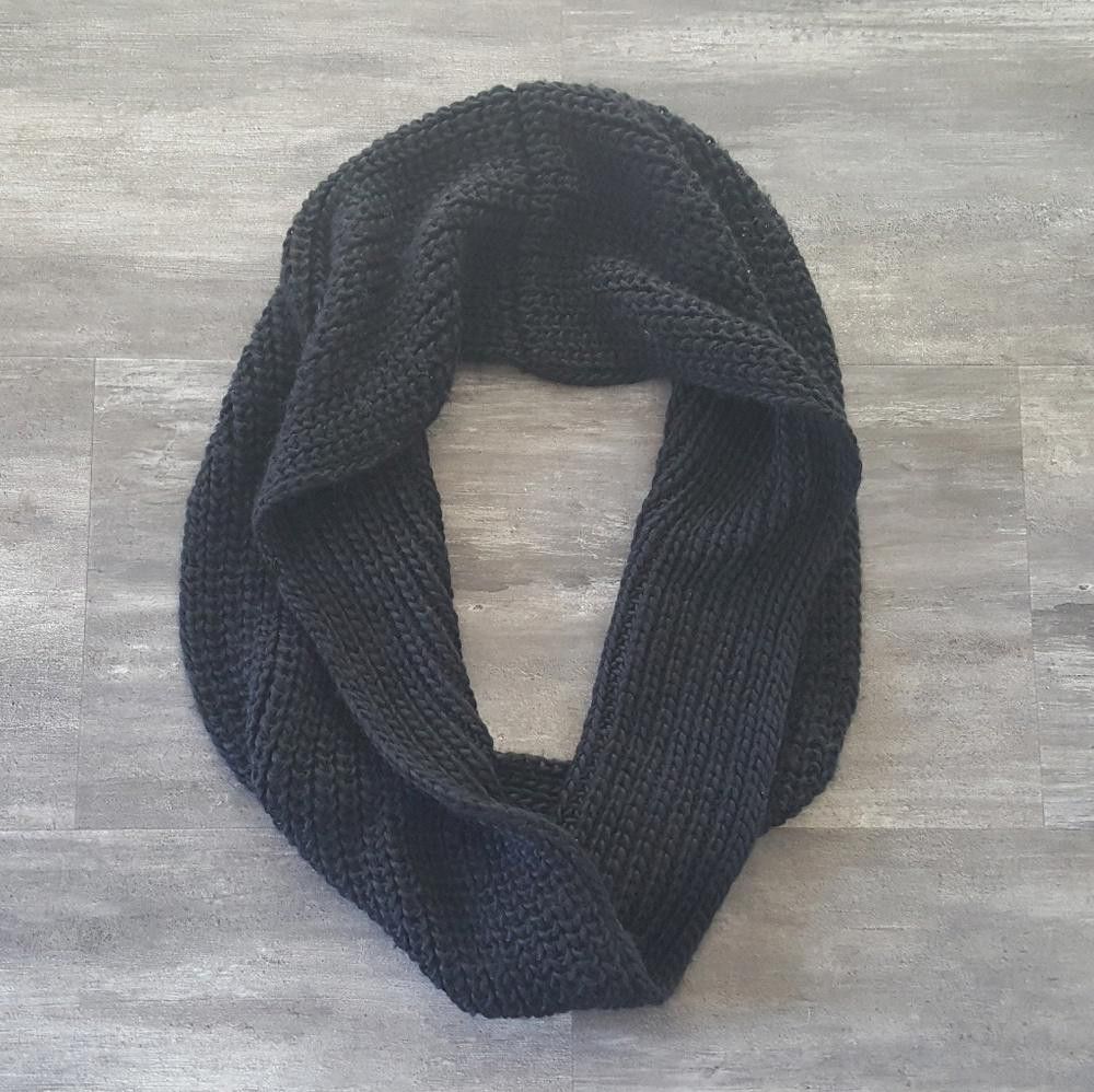 Designer Black Classic Braided Infinity Scarf Size ONE SIZE - 1 Thumbnail