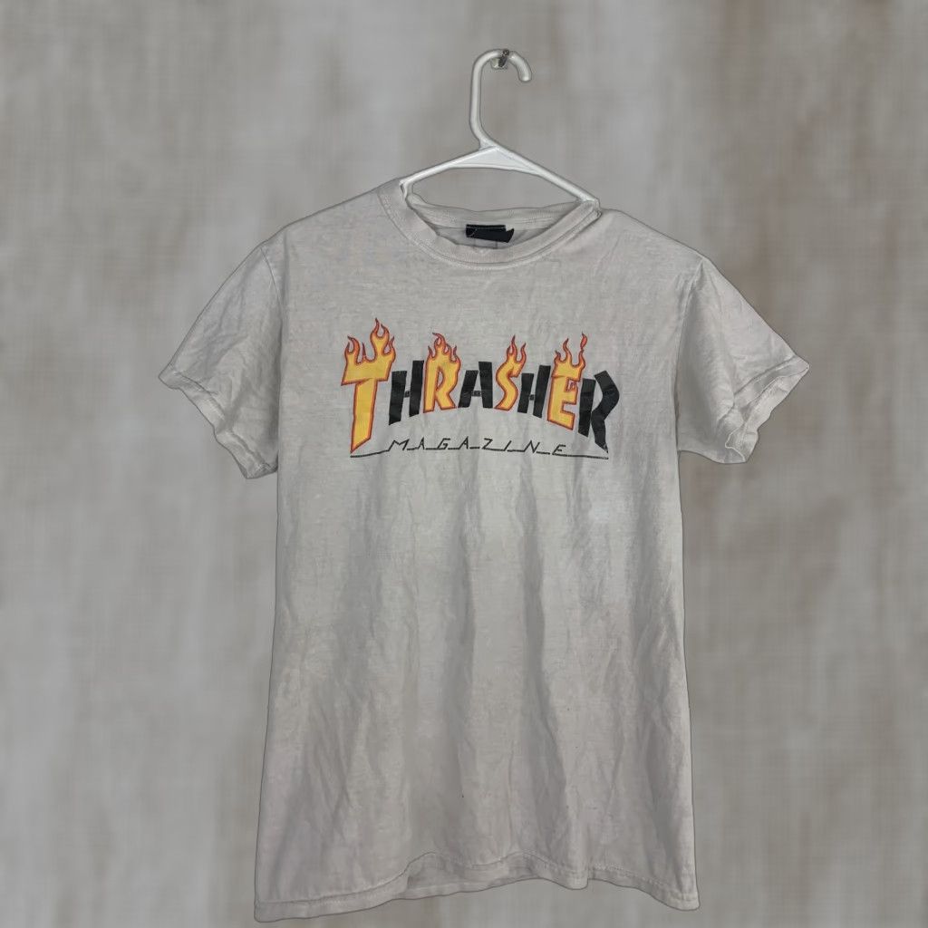 Thrasher VINTAGE Thrasher Magazine T-Shirt White Mens Small S Short Sleeve Football Flames Front Stain 90s Size US S / EU 44-46 / 1 - 1 Thumbnail