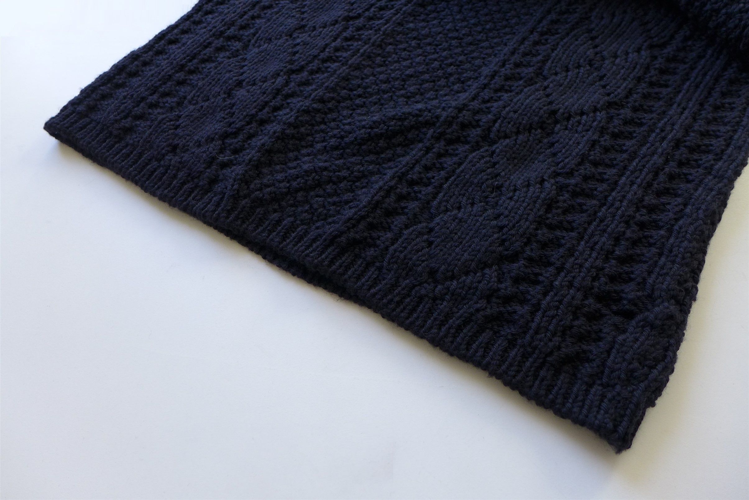 Maison Margiela Margiela Distressed Cable Knit Sweater - Navy Wool Size US XXL / EU 58 / 5 - 10 Thumbnail